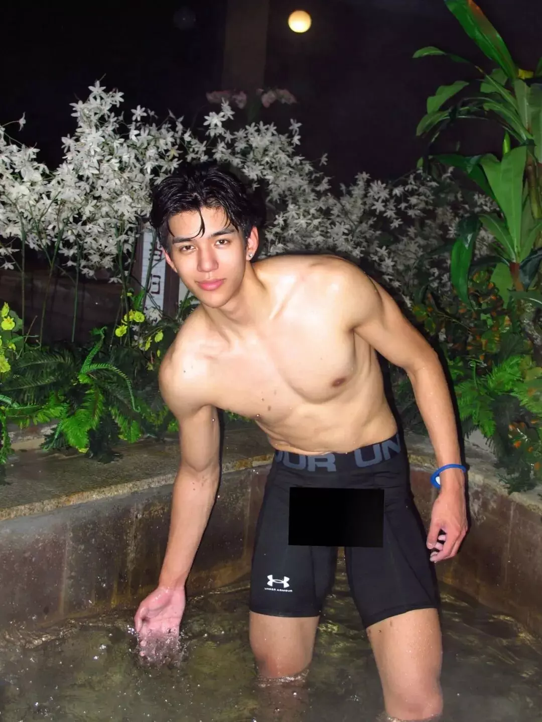 图片[10]-05年黑皮体育生男大，这颜值有点高啊……-小蓝短视频