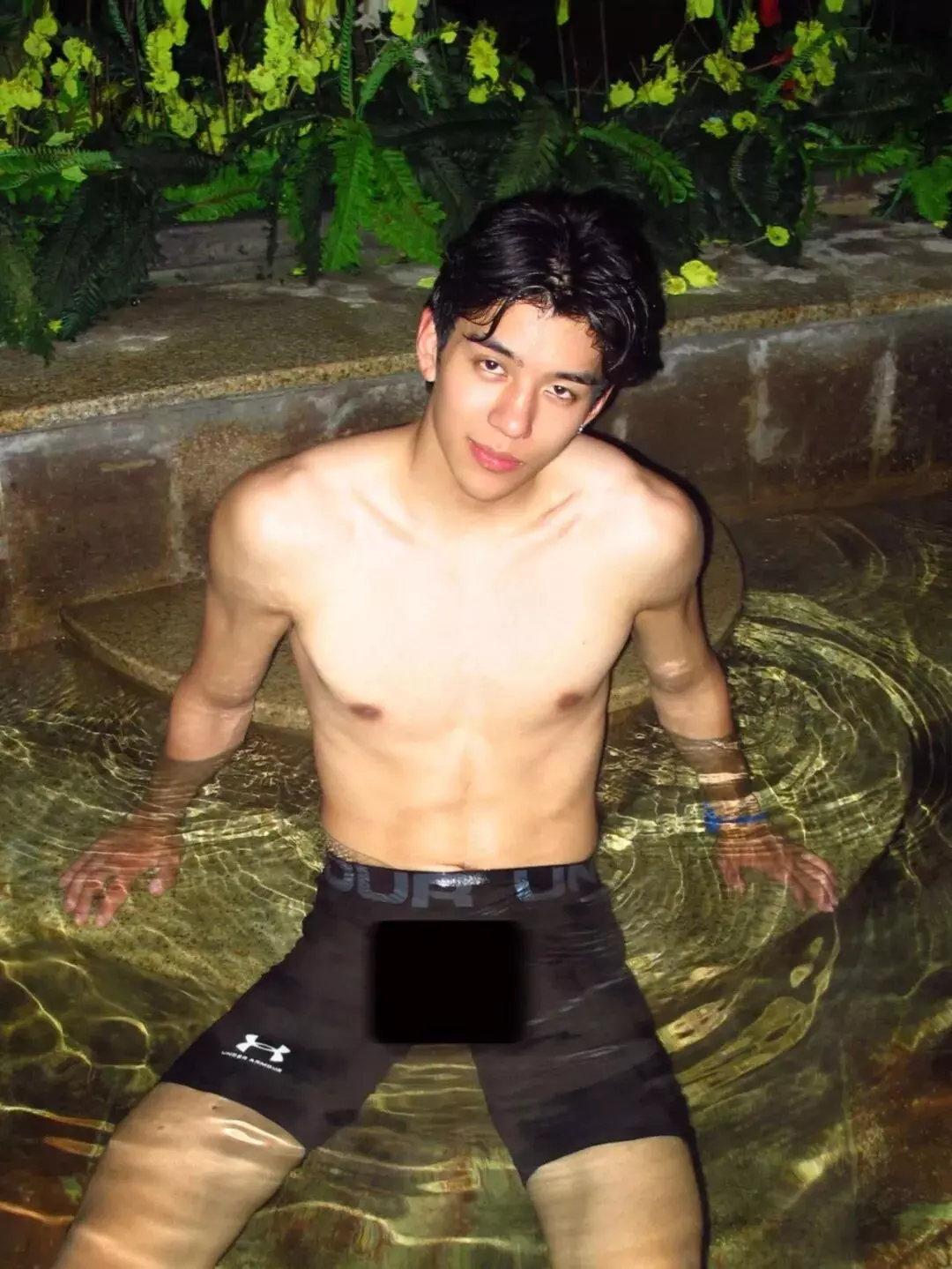 图片[12]-05年黑皮体育生男大，这颜值有点高啊……-小蓝短视频