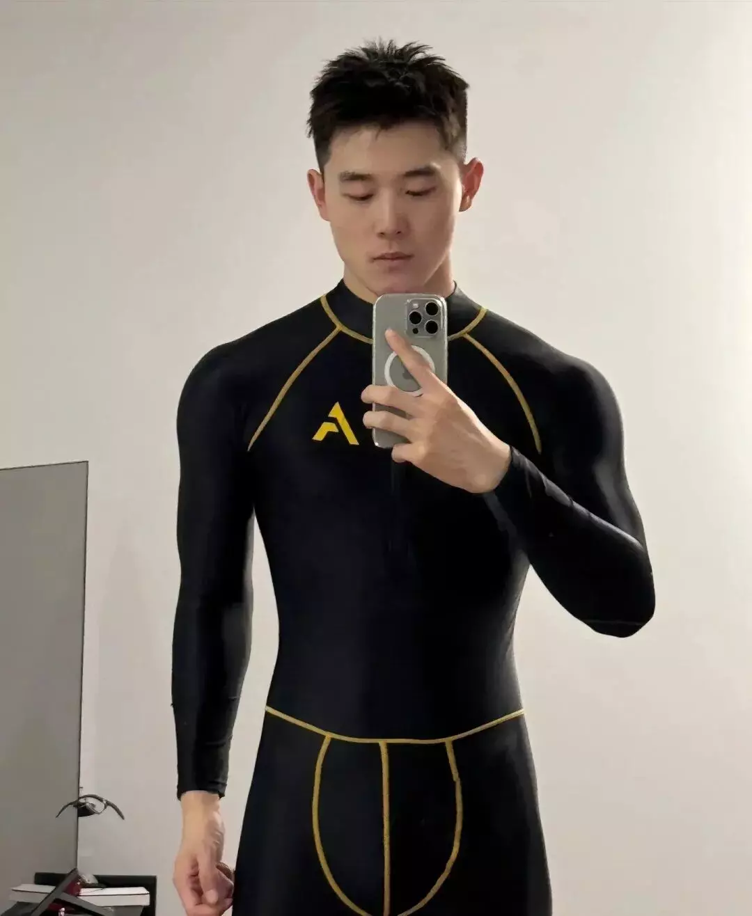 图片[10]-上海薄肌男神胶衣棒球服杀疯，这笑容谁顶得住-小蓝短视频