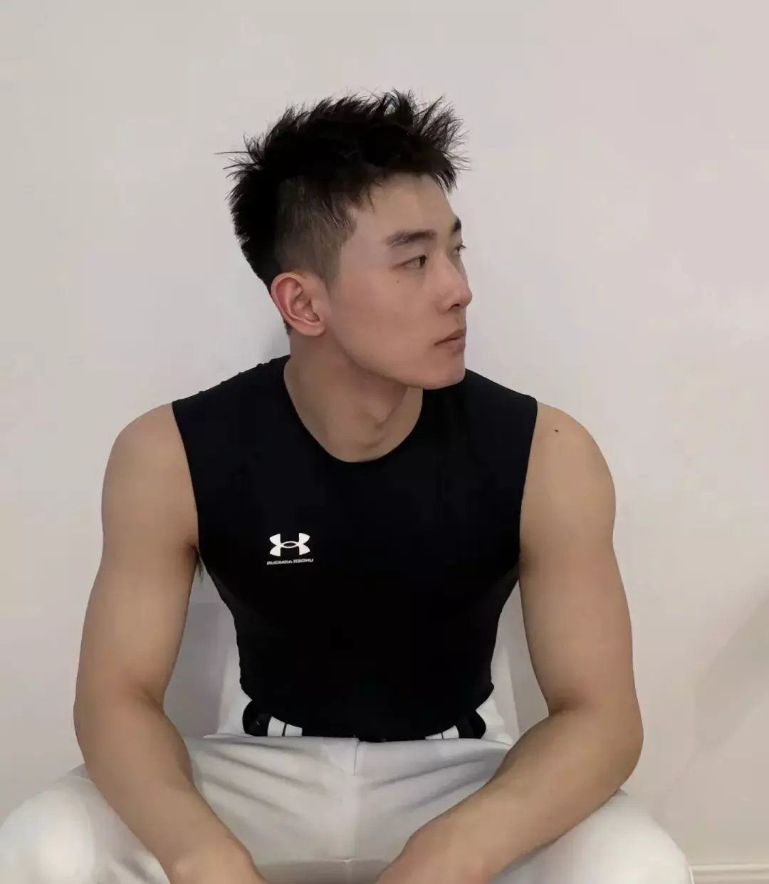 图片[11]-上海薄肌男神胶衣棒球服杀疯，这笑容谁顶得住-小蓝短视频