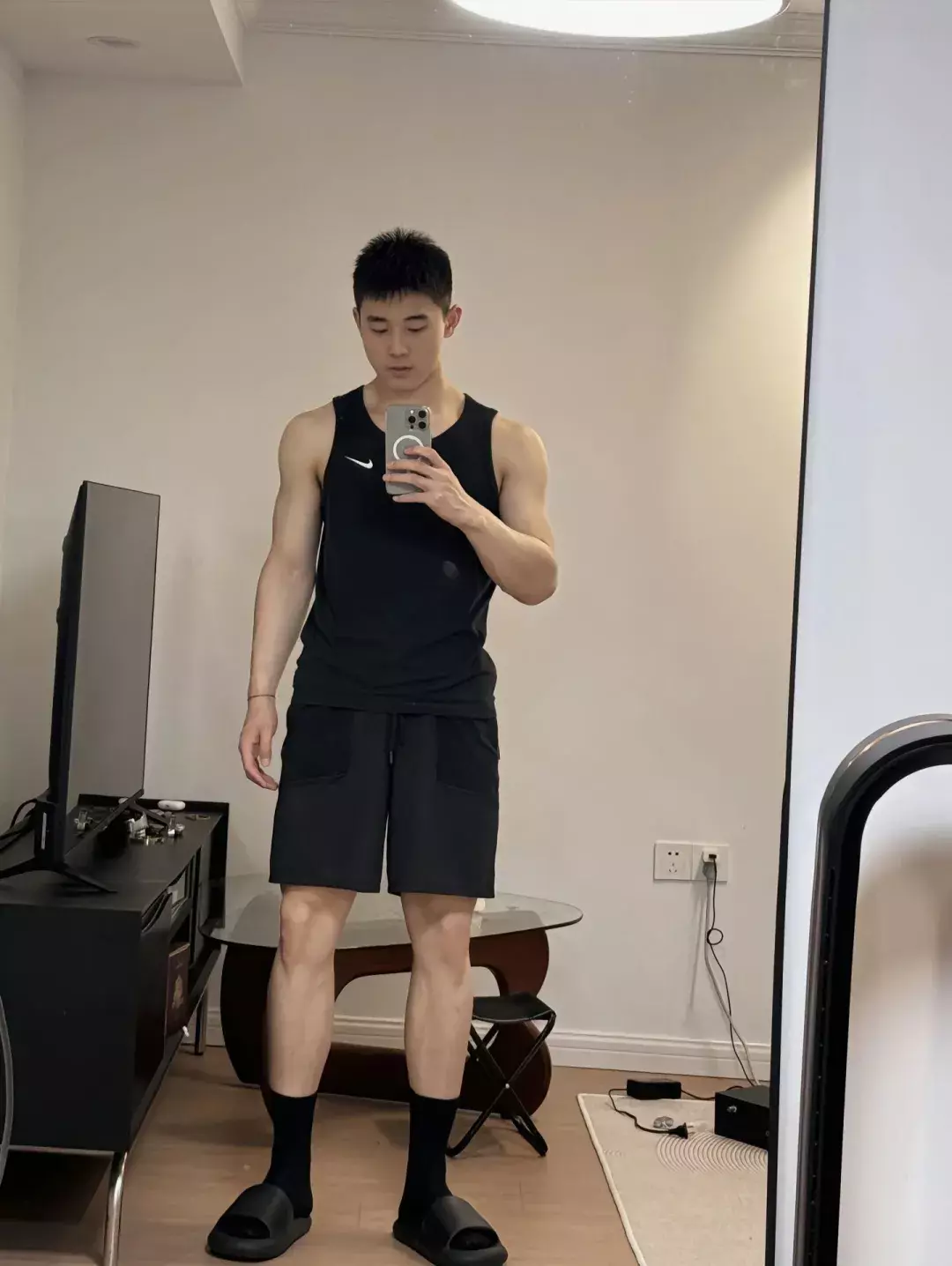 图片[17]-上海薄肌男神胶衣棒球服杀疯，这笑容谁顶得住-小蓝短视频