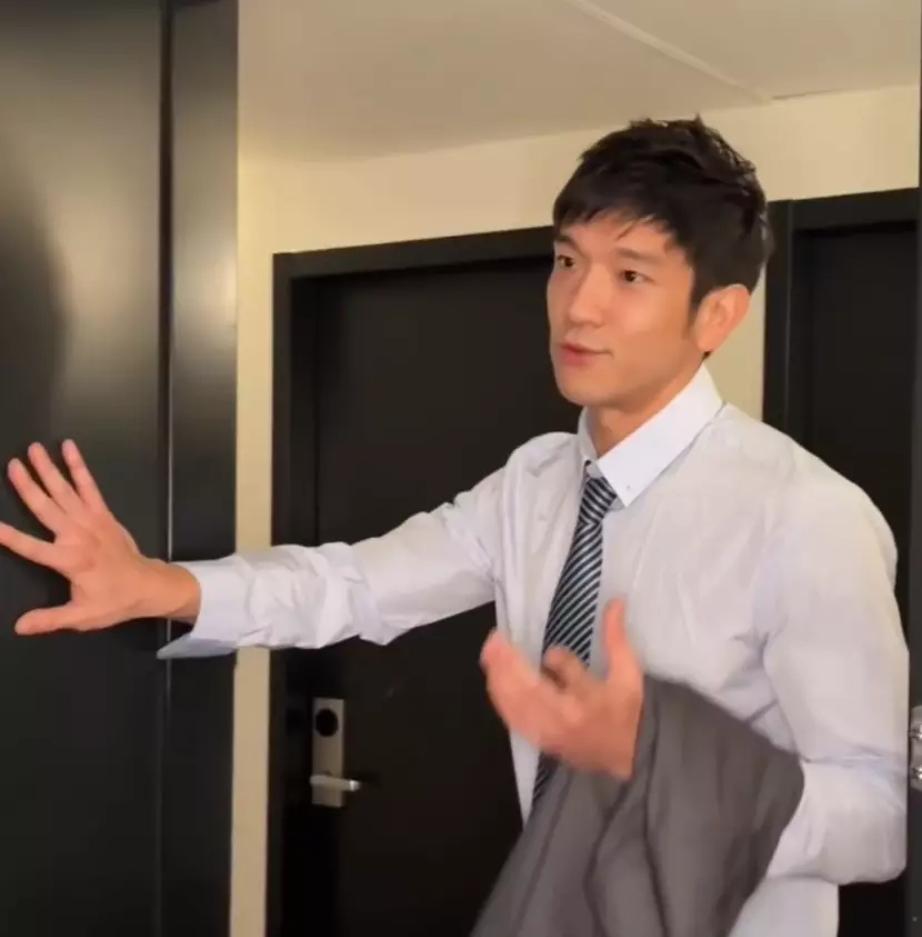 图片[10]-185CM体育生按摩视频外网传疯了！正装、墨镜实力太强爆火！-潮男潮北-潮男潮北