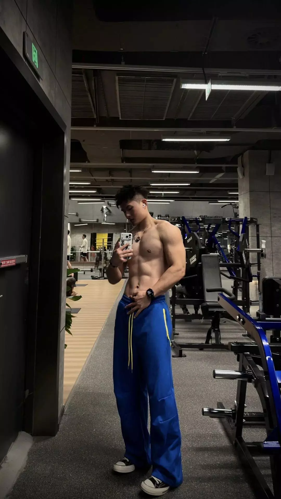 图片[14]-183cm白皮腹肌体育生，好优越的头身比！-潮男潮北-潮男潮北