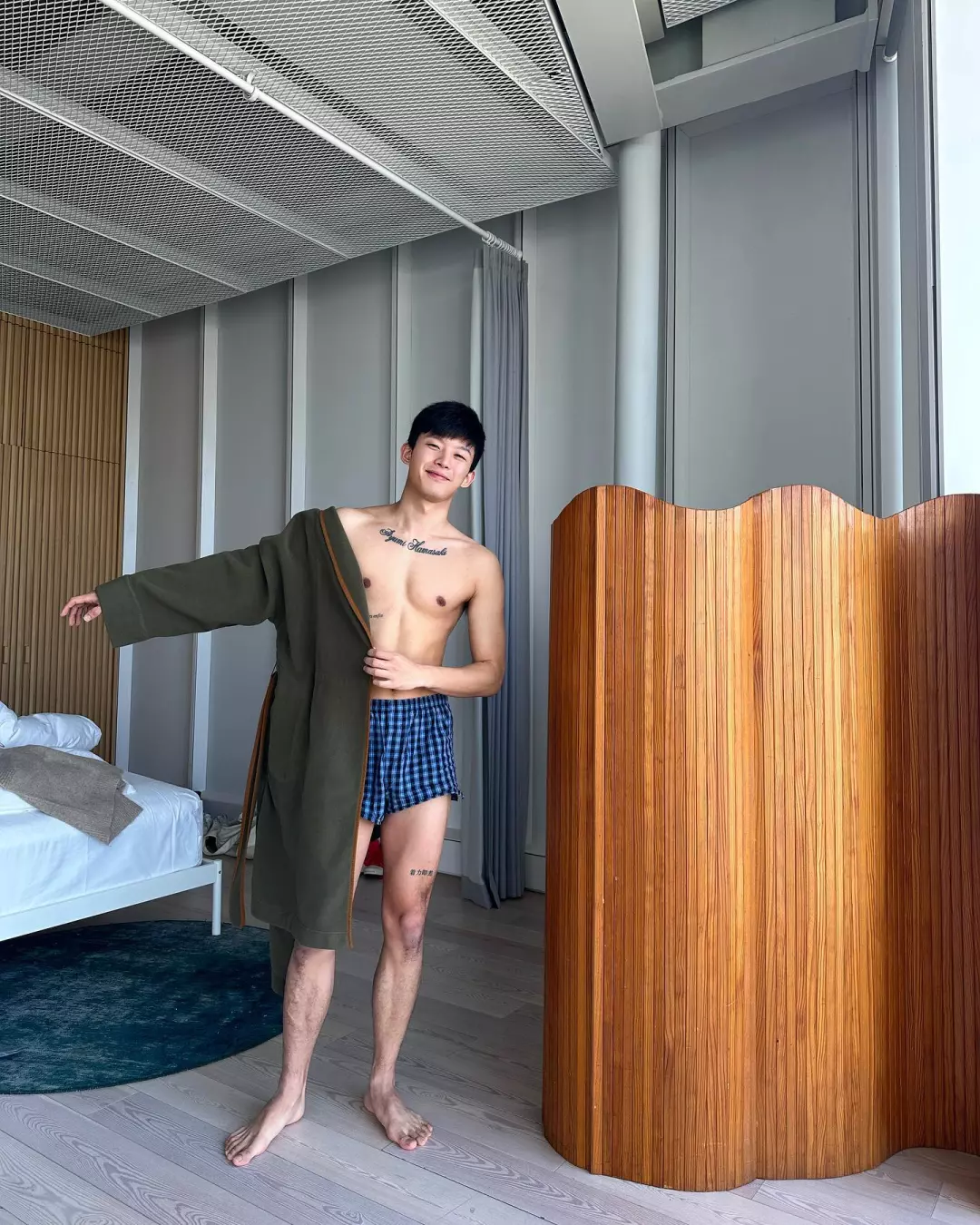 图片[2]-00后黑皮体育生安静内敛的涩感-小蓝短视频