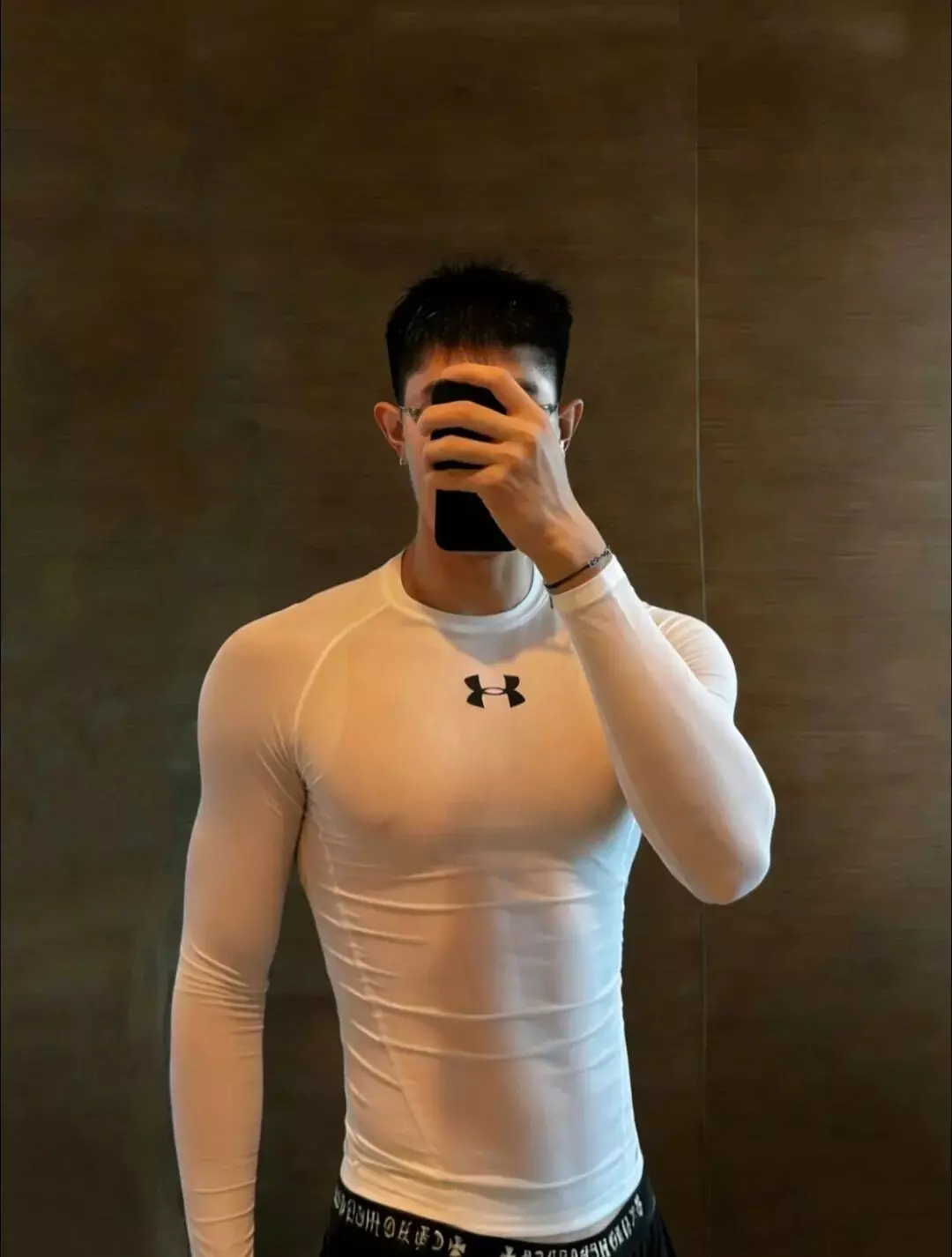 北体187肌肉紧身衣小狼狗，粗腿大包发育太好了....-小蓝短视频