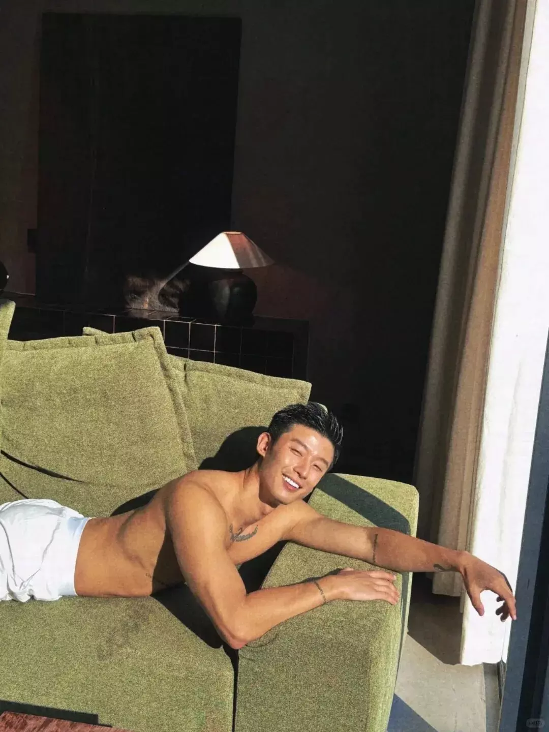 图片[11]-00后黑皮体育生安静内敛的涩感-小蓝短视频