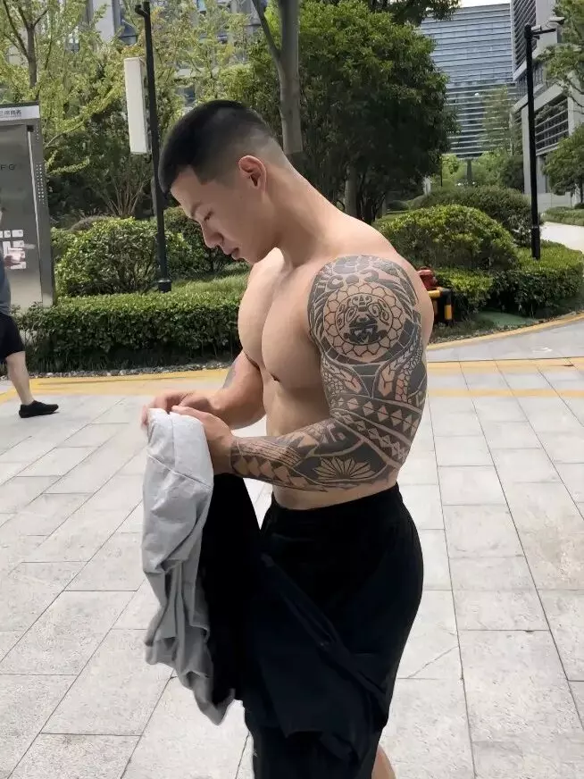 图片[6]-肌肉私教上门做饭，这课我能上一辈子！-小蓝短视频