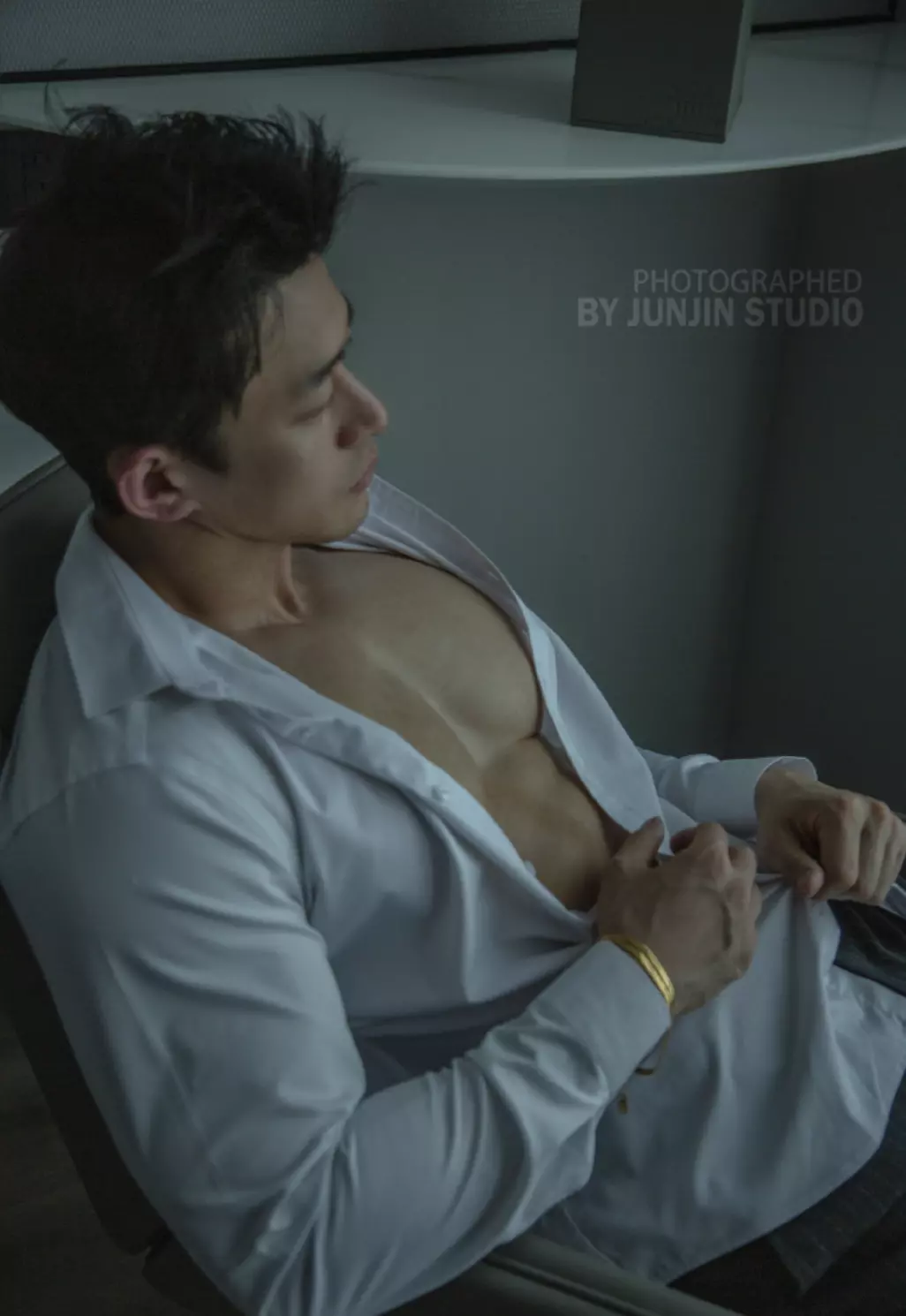 图片[7]-人夫感爆棚的直男被爆下海？带货"真人倒模"附带照片火啦！-小蓝短视频