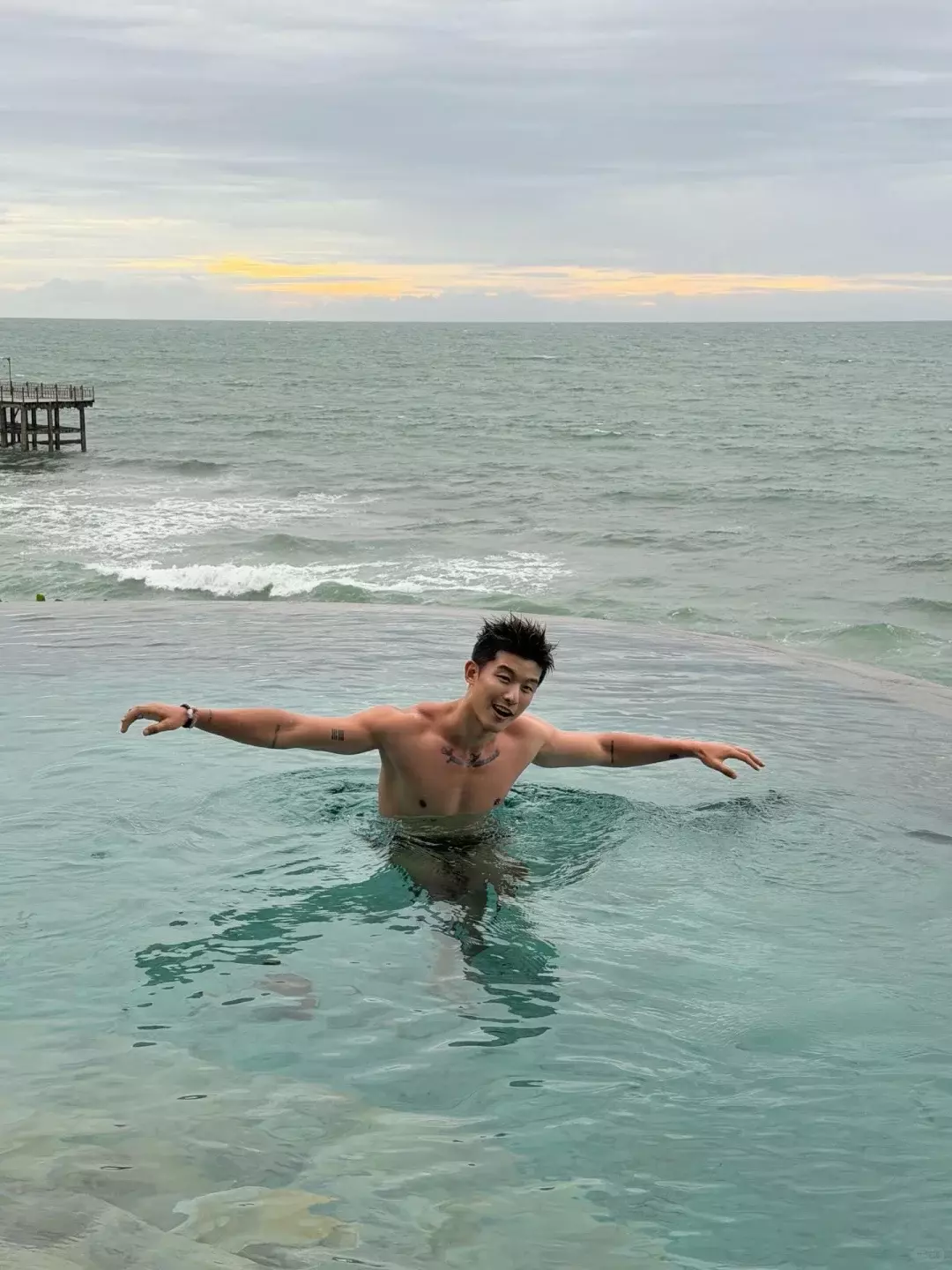 图片[4]-00后黑皮体育生安静内敛的涩感-小蓝短视频