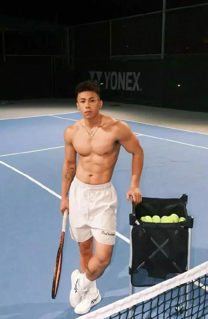 图片[5]-十佳胸肌大大滴帅哥精选 身材好 颜值高 气息浓-小蓝短视频