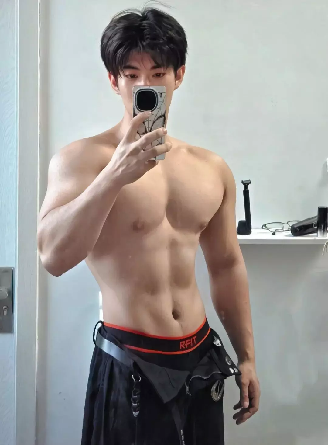 图片[5]-187脂包肌硬帅男大体育生，网友：这胸肌女生看了都自卑...-小蓝短视频