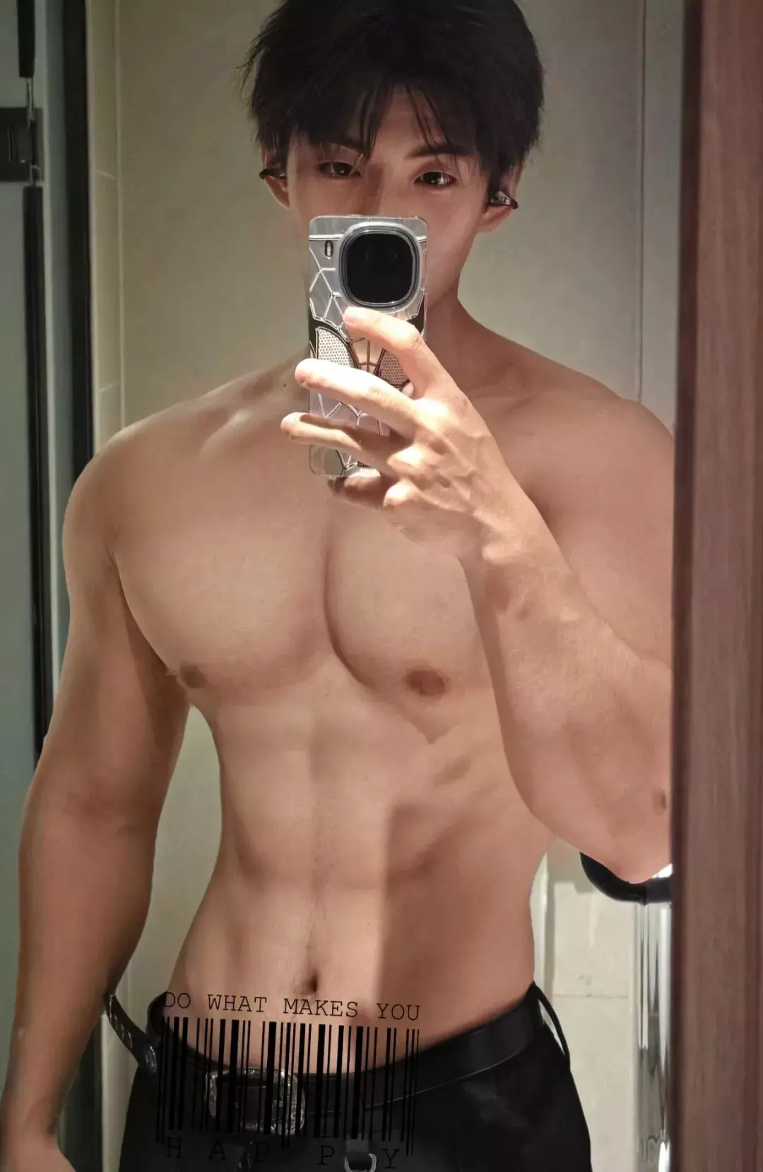 图片[4]-187脂包肌硬帅男大体育生，网友：这胸肌女生看了都自卑...-小蓝短视频