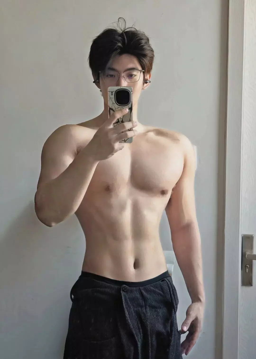 图片[10]-187脂包肌硬帅男大体育生，网友：这胸肌女生看了都自卑...-小蓝短视频