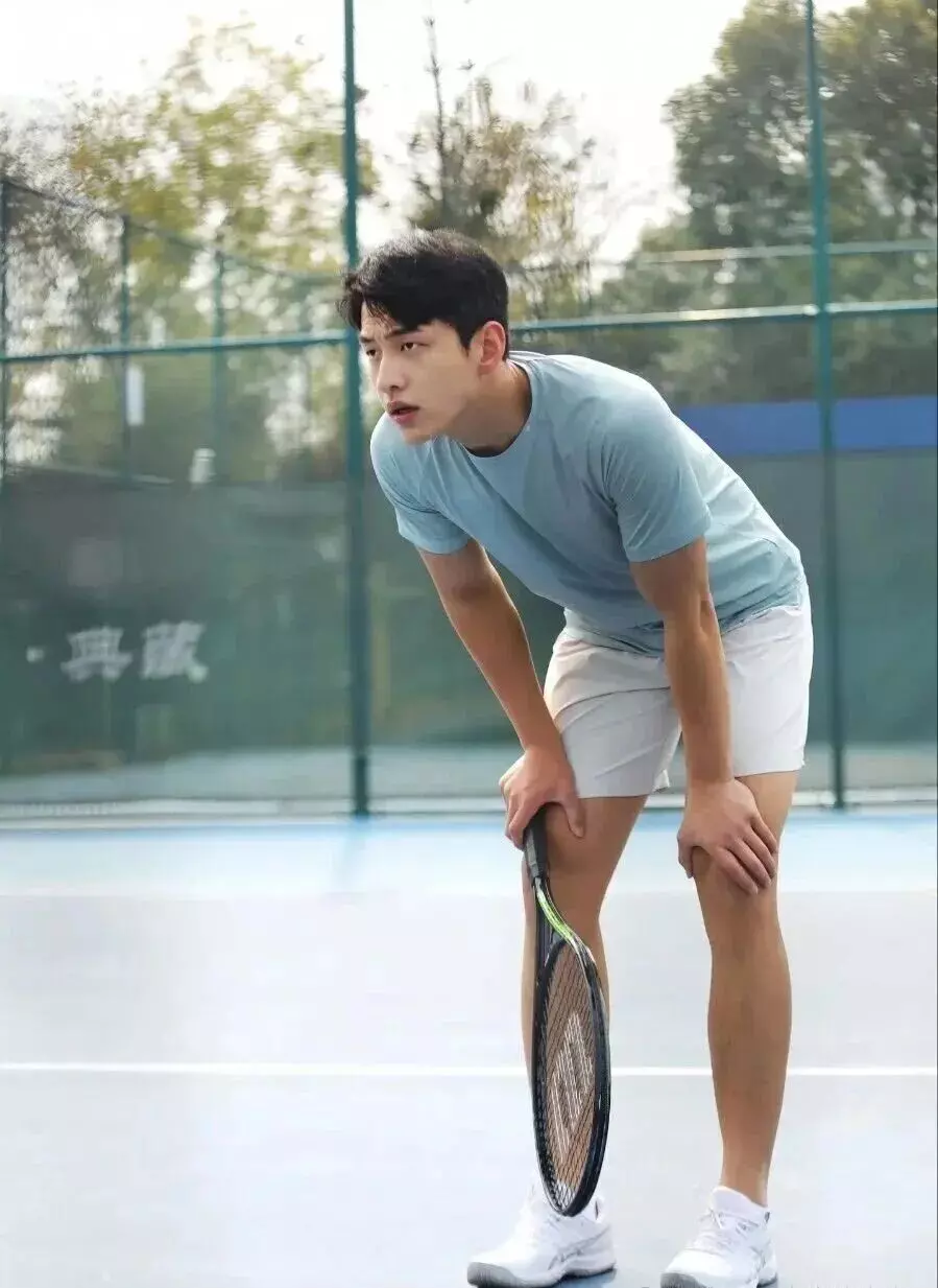 图片[2]-35岁的李嘉格找26岁薄肌男友，太帅了登热搜！-小蓝短视频