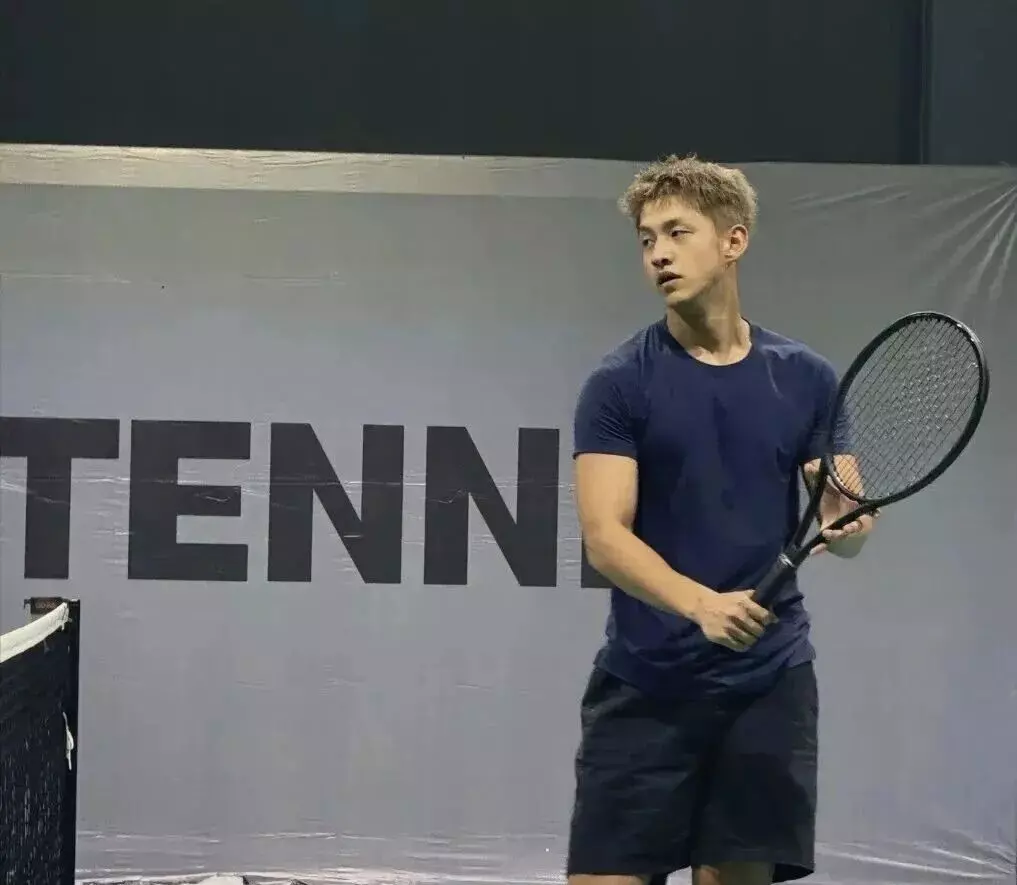 图片[4]-35岁的李嘉格找26岁薄肌男友，太帅了登热搜！-小蓝短视频