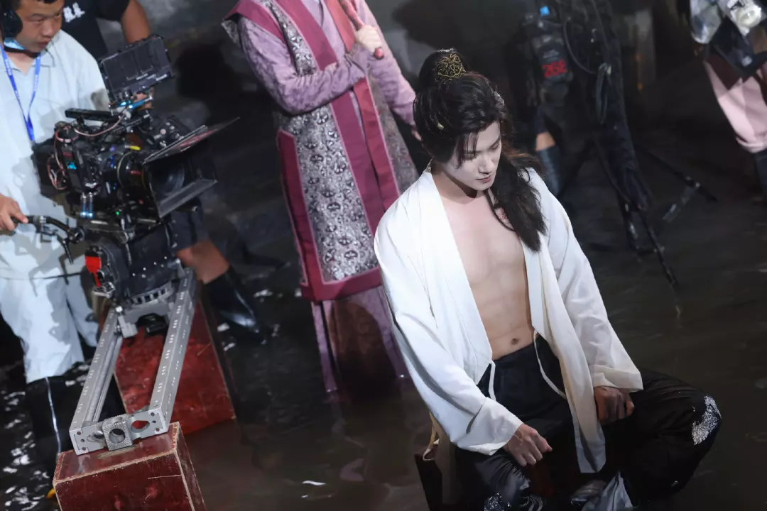 图片[6]-“古偶男神”武了十年无人知，衣服一脱全网爆火！-潮男潮北-潮男潮北