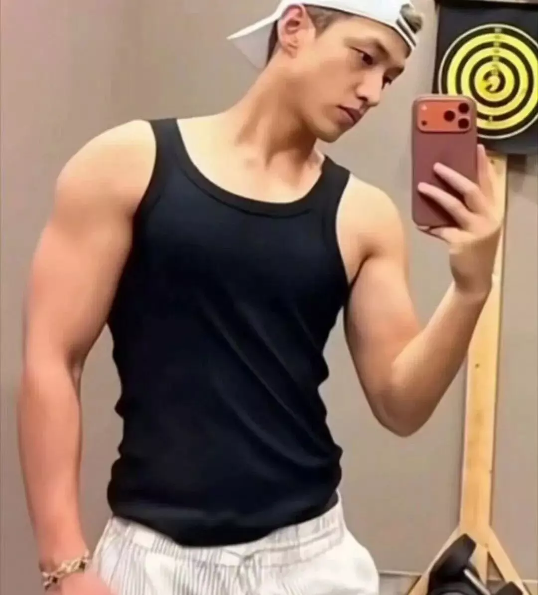 图片[3]-35岁的李嘉格找26岁薄肌男友，太帅了登热搜！-小蓝短视频