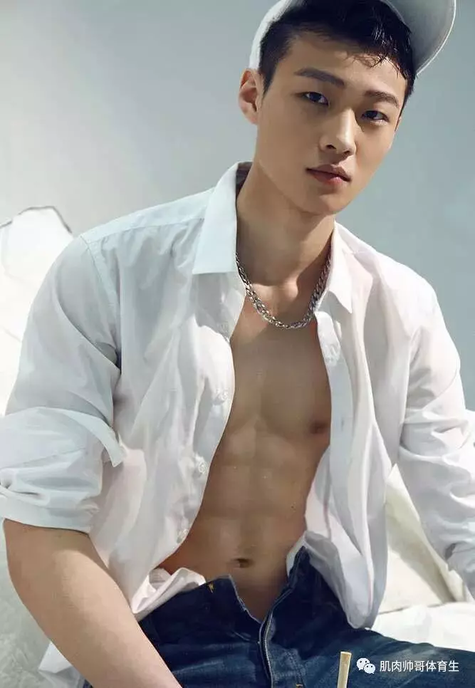 图片[4]-肌肉帅哥体育生，祝各位新年快乐，马年大吉-潮男潮北-潮男潮北