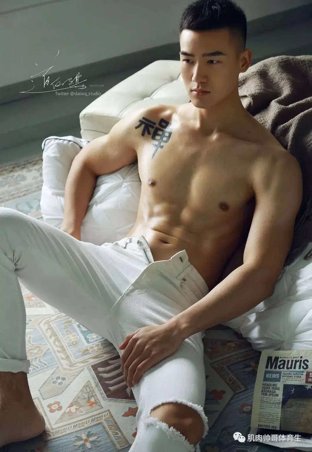 图片[2]-肌肉帅哥体育生，祝各位新年快乐，马年大吉-潮男潮北-潮男潮北