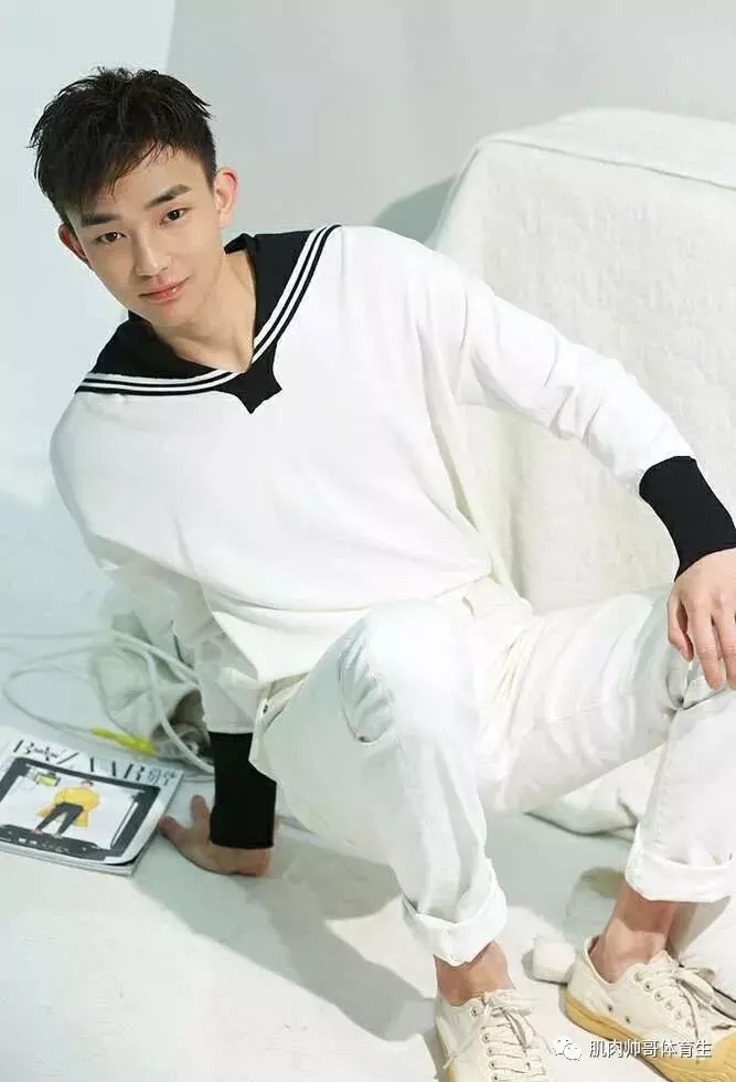 图片[5]-肌肉帅哥体育生，祝各位新年快乐，马年大吉-潮男潮北-潮男潮北