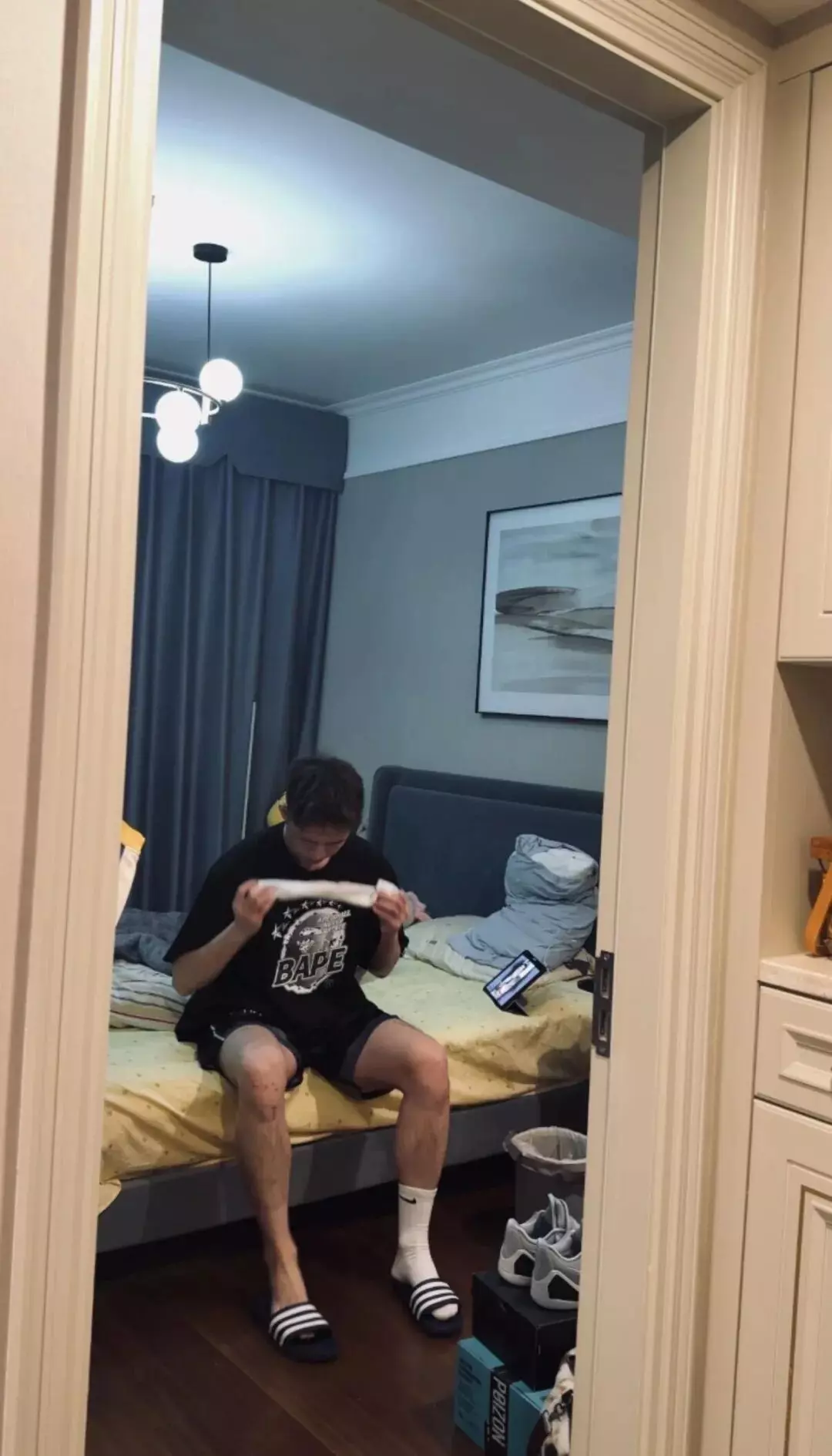 图片[5]-那个闻臭袜的帅哥找到了！竟然是个187cm体育生……-小蓝短视频