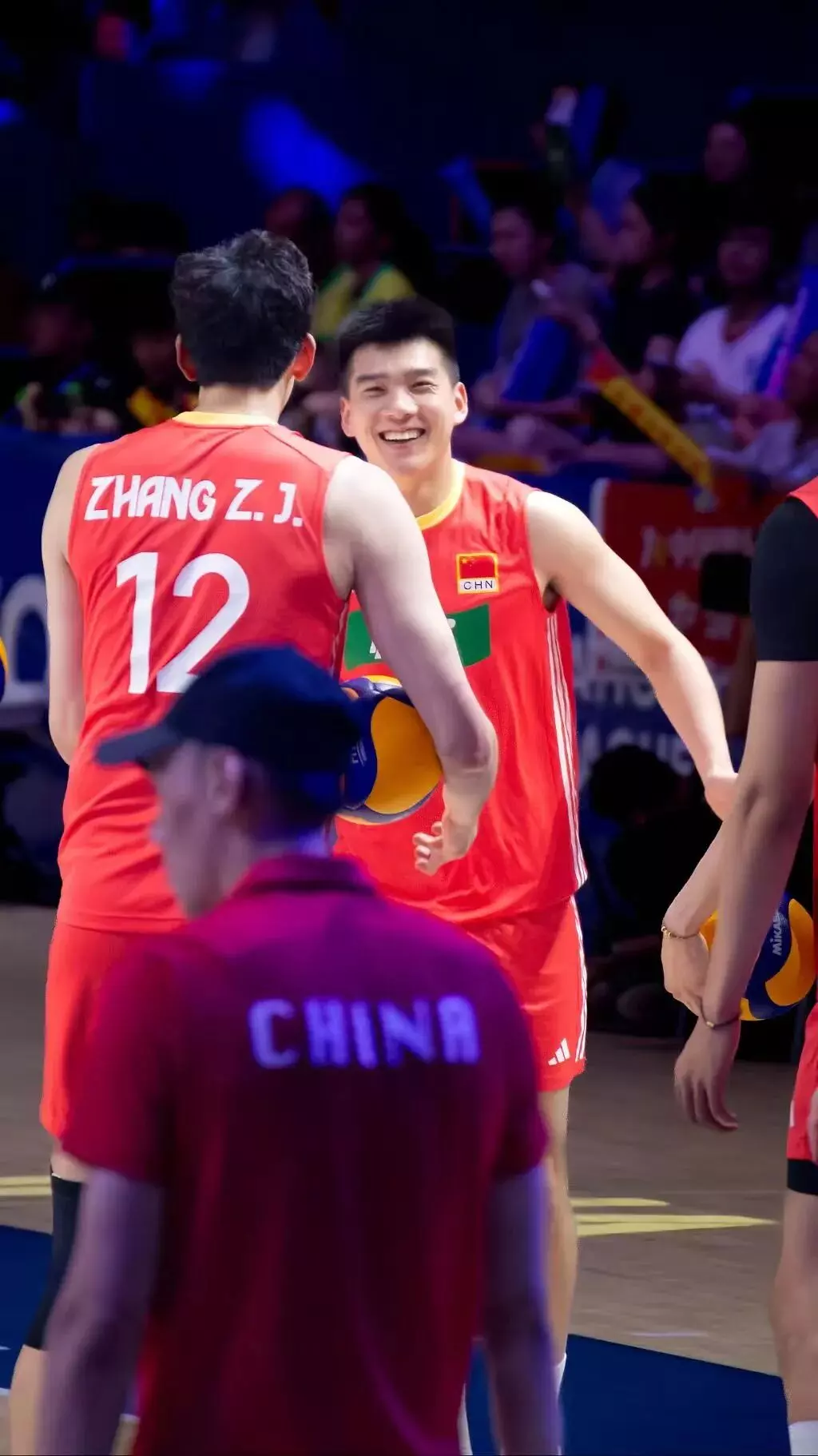 图片[13]-山东男排翟德军撩衣太好看，195CM长腿纵身一跃实力藏不住！-潮男潮北-潮男潮北