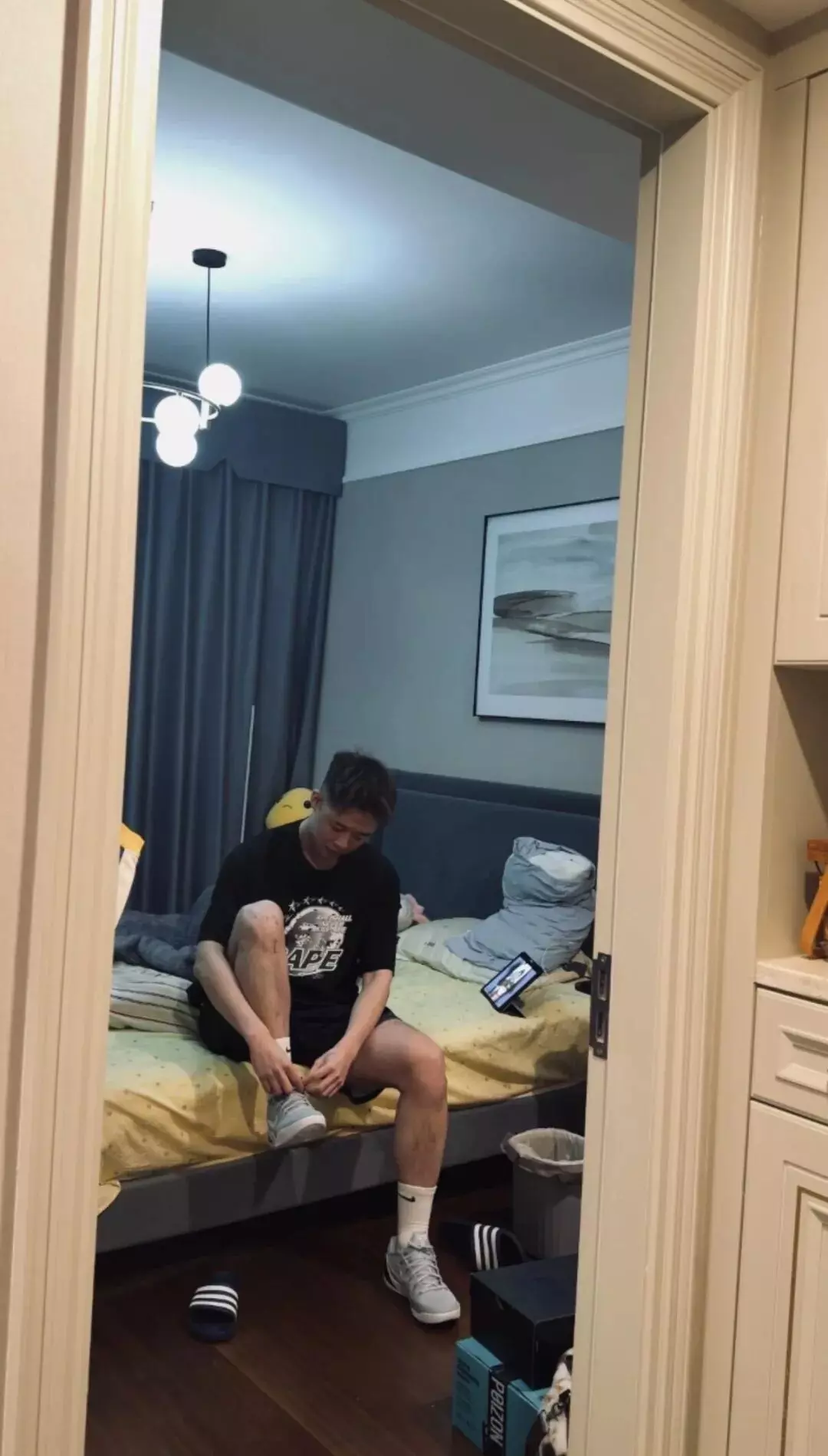 图片[3]-那个闻臭袜的帅哥找到了！竟然是个187cm体育生……-小蓝短视频