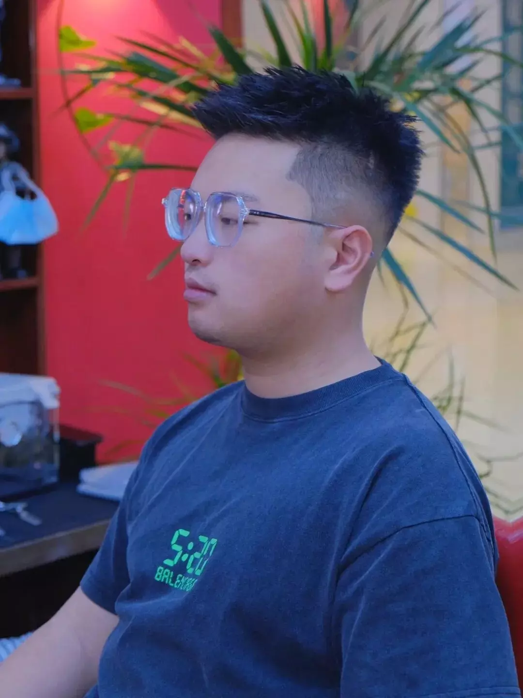 图片[2]-“头发粗硬”的男生，试试这3款潮流发型，帅气又有型！-小蓝短视频