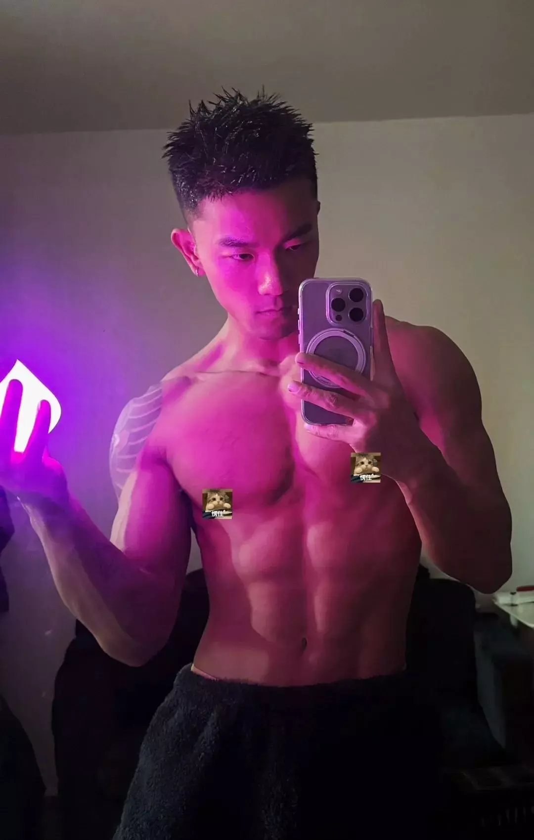 图片[16]-疑似流出！这个黑皮体育生在外网火了……-潮男潮北-潮男潮北