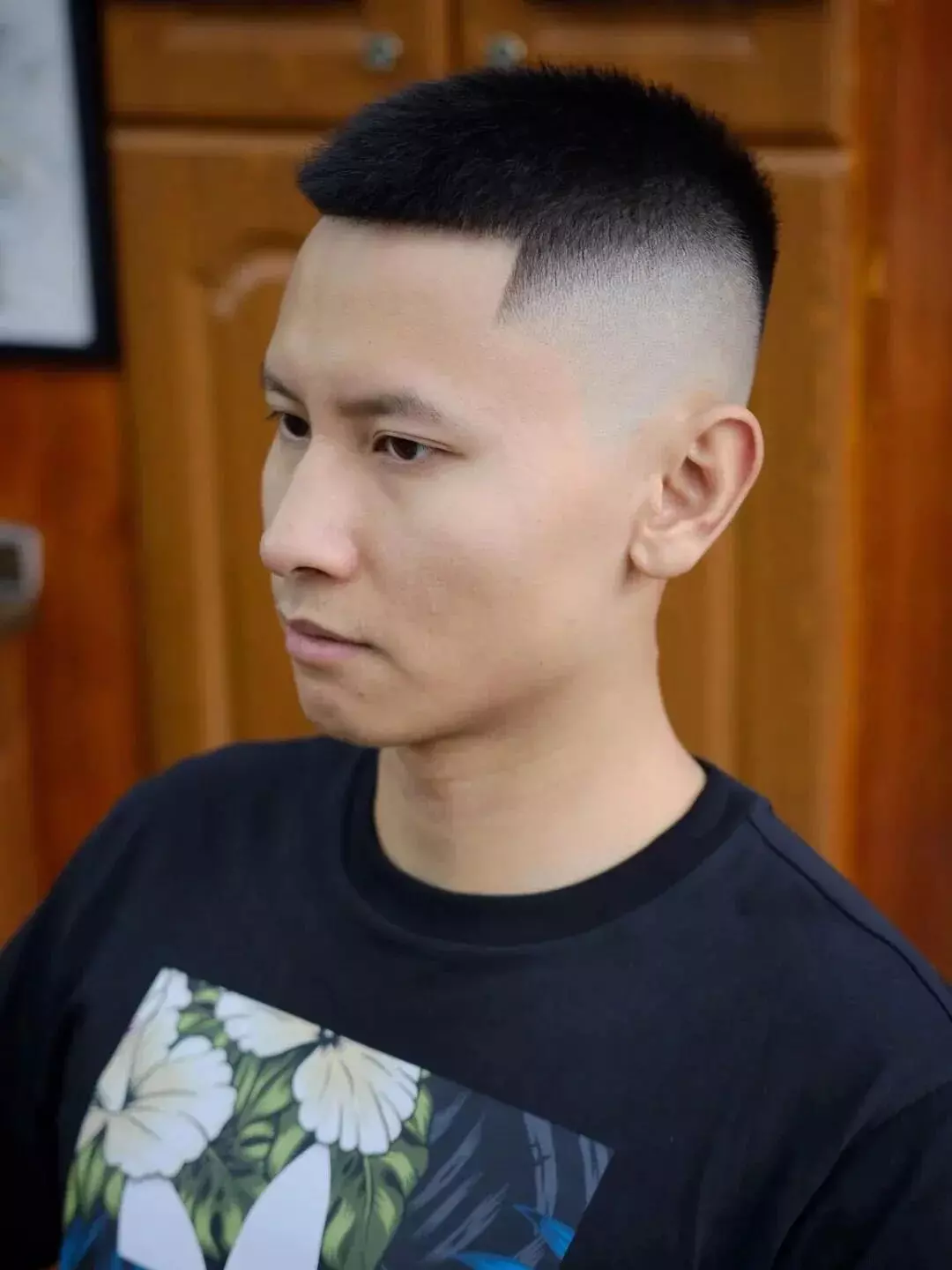 图片[3]-30岁以上的男生，试试这3款简约“露额”发型，轻熟帅气不油腻！-潮男潮北-潮男潮北