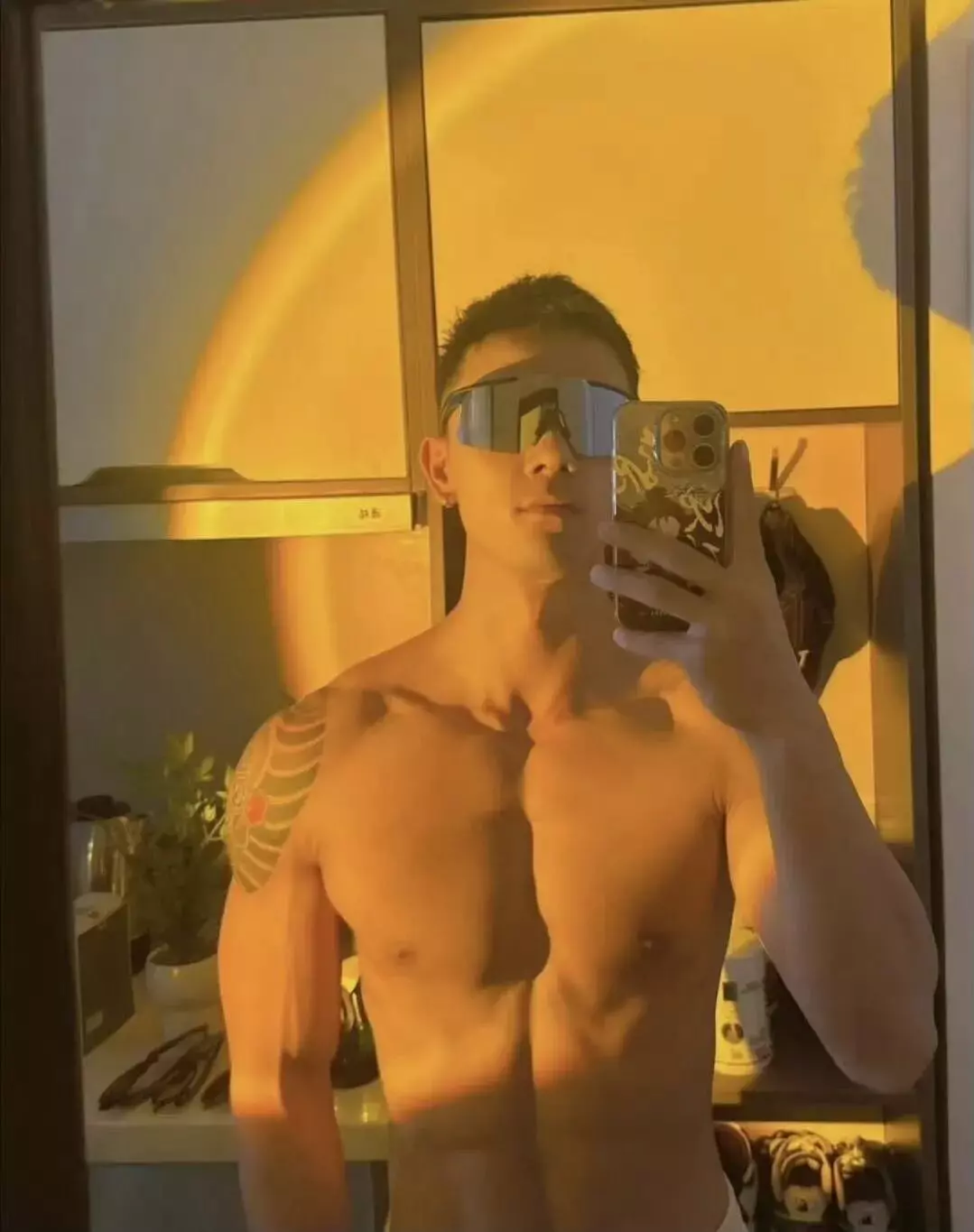 图片[7]-疑似流出！这个黑皮体育生在外网火了……-潮男潮北-潮男潮北