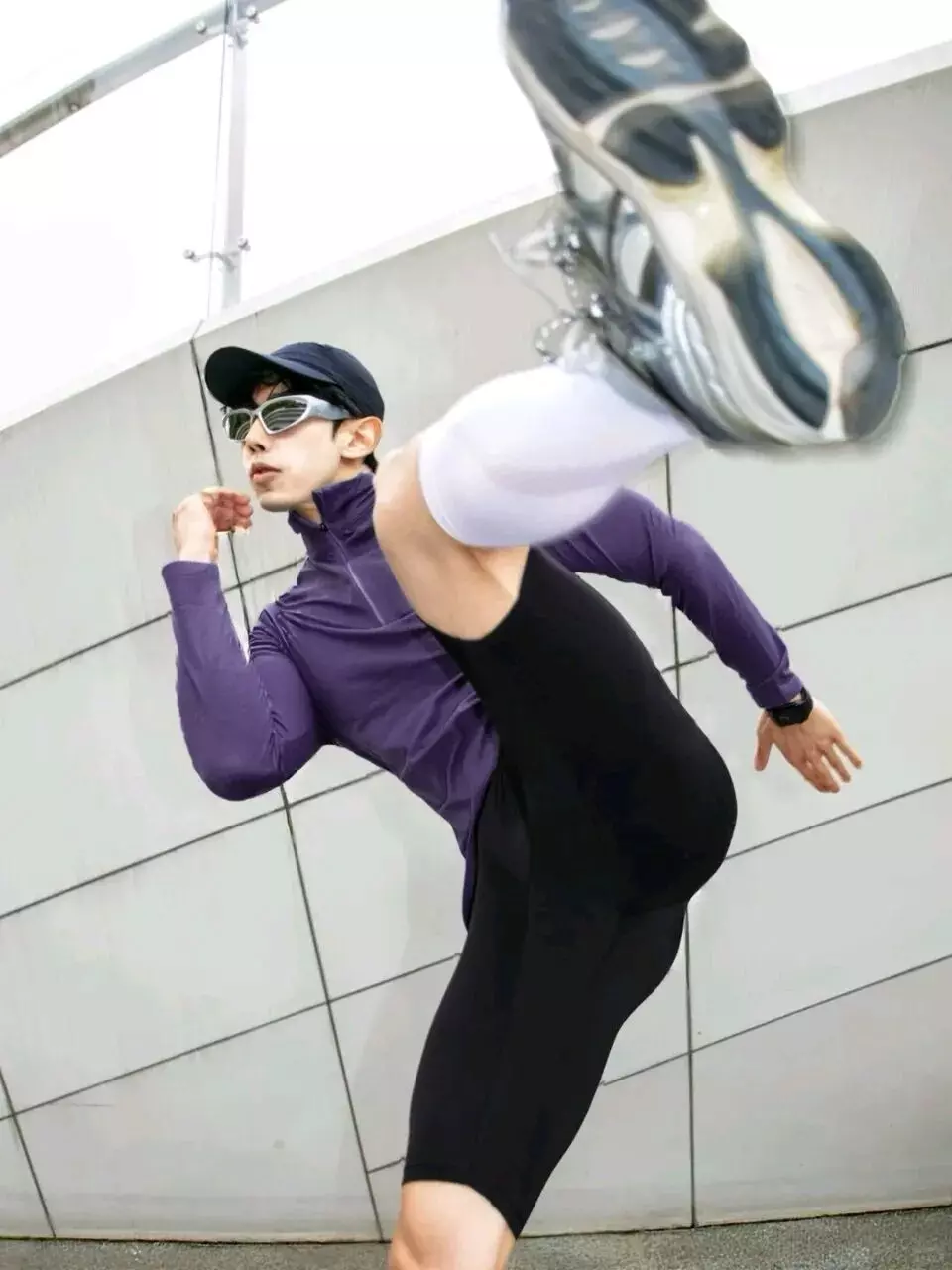 图片[13]-大胸围运动型男紧身衣穿搭太显肌肉线条-潮男潮北-潮男潮北