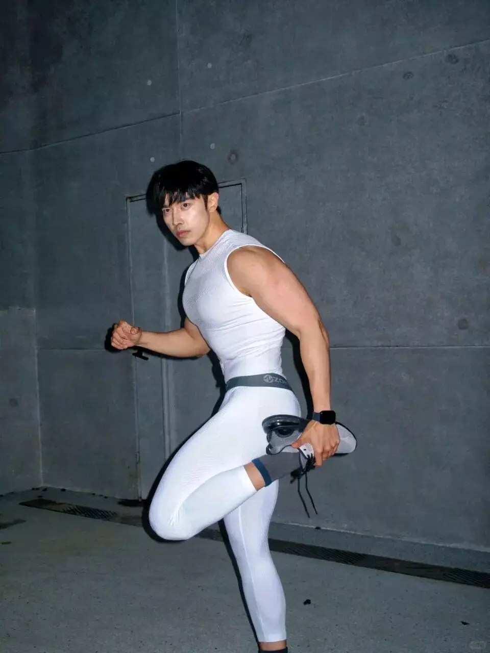 图片[16]-大胸围运动型男紧身衣穿搭太显肌肉线条-潮男潮北-潮男潮北