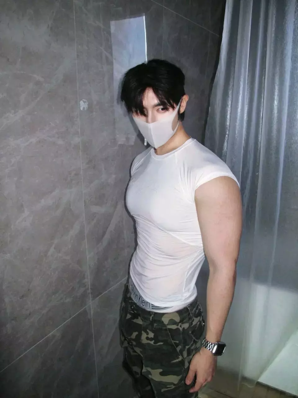 图片[3]-大胸围运动型男紧身衣穿搭太显肌肉线条-潮男潮北-潮男潮北