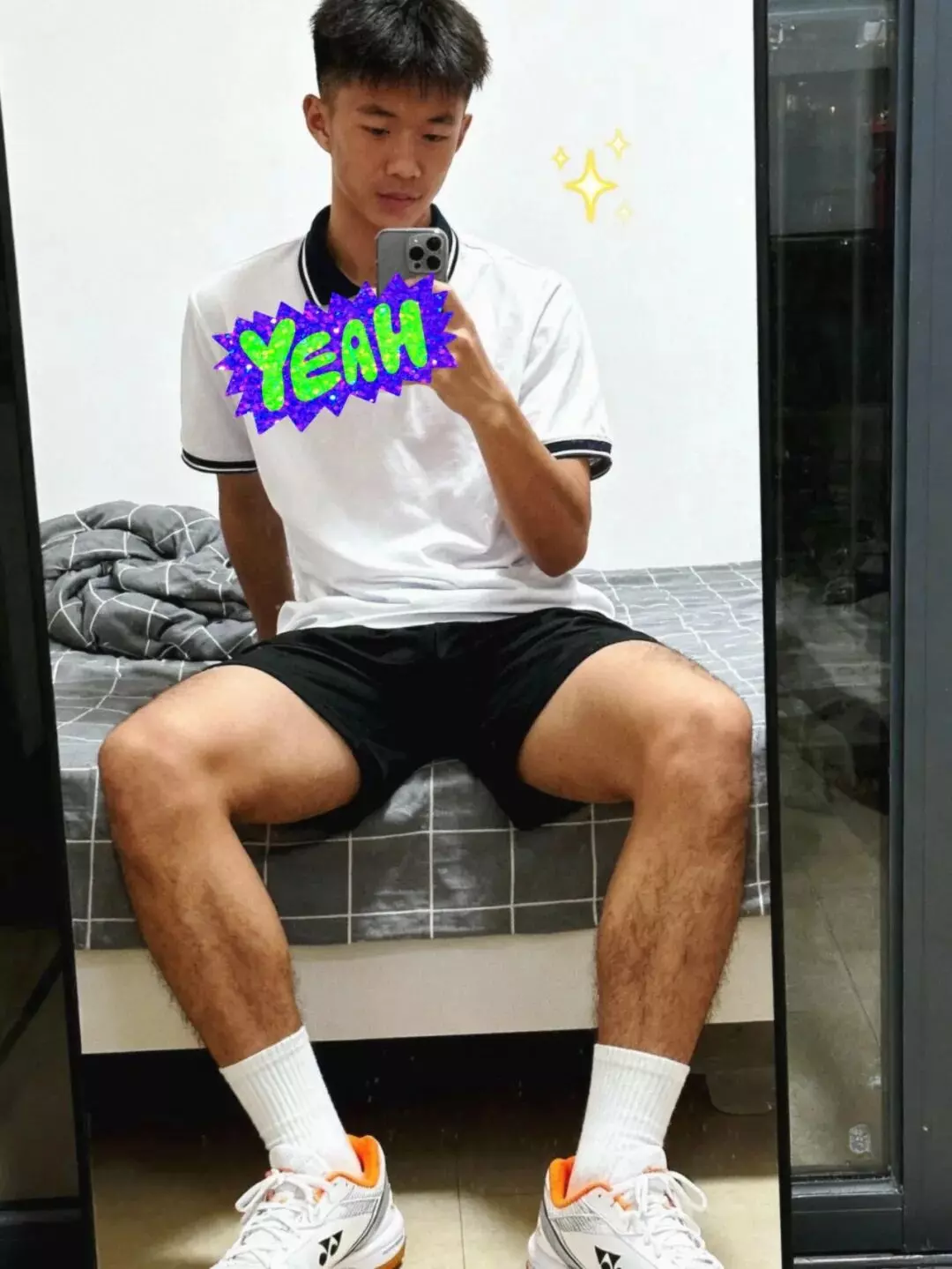 图片[12]-地铁里穿运动短裤的男大体育生，自拍鼻子真挺呀！-潮男潮北-潮男潮北