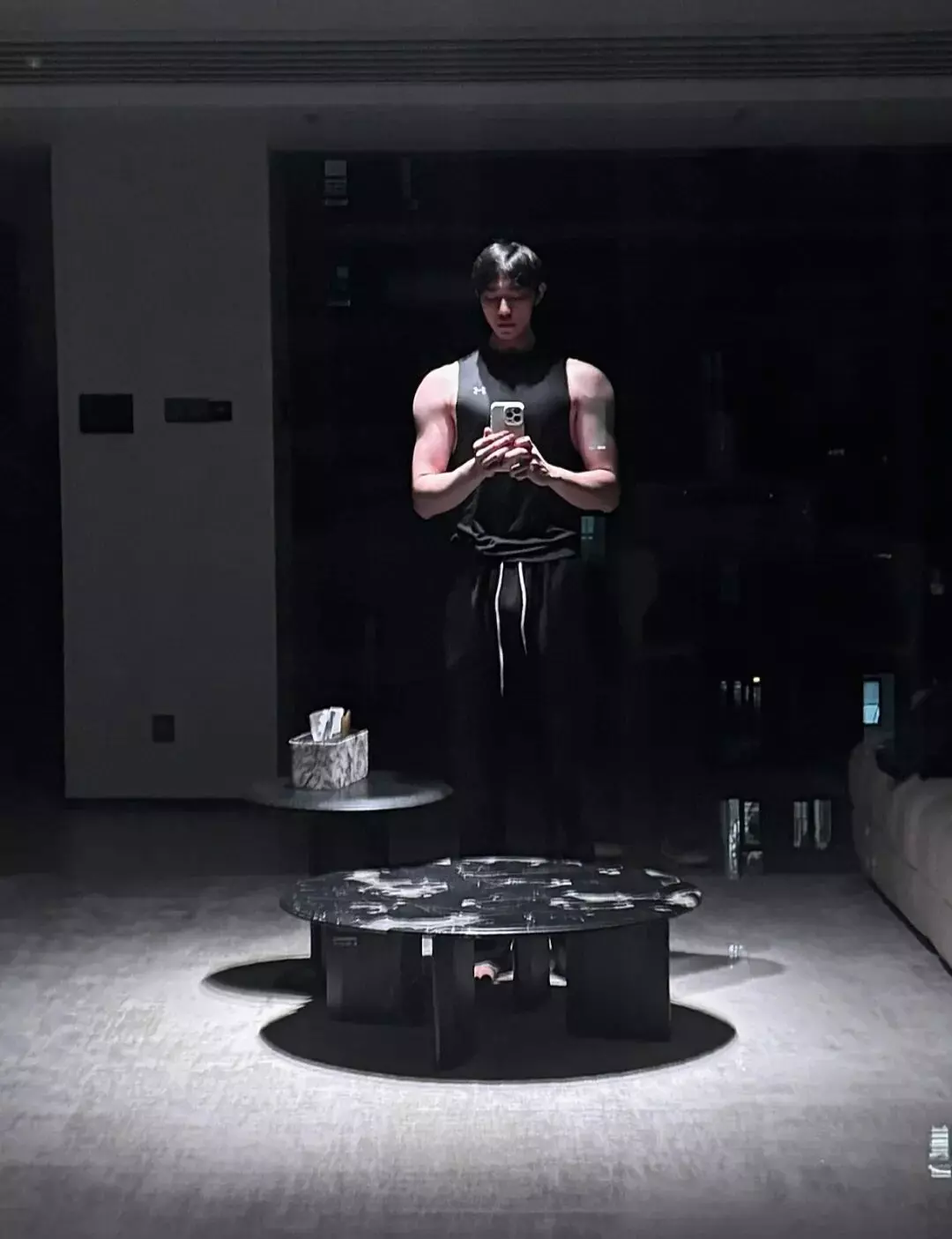 189猛1体育生去澳大利亚疯狂得吃？网友：肥水不流外人田啊...-潮男潮北