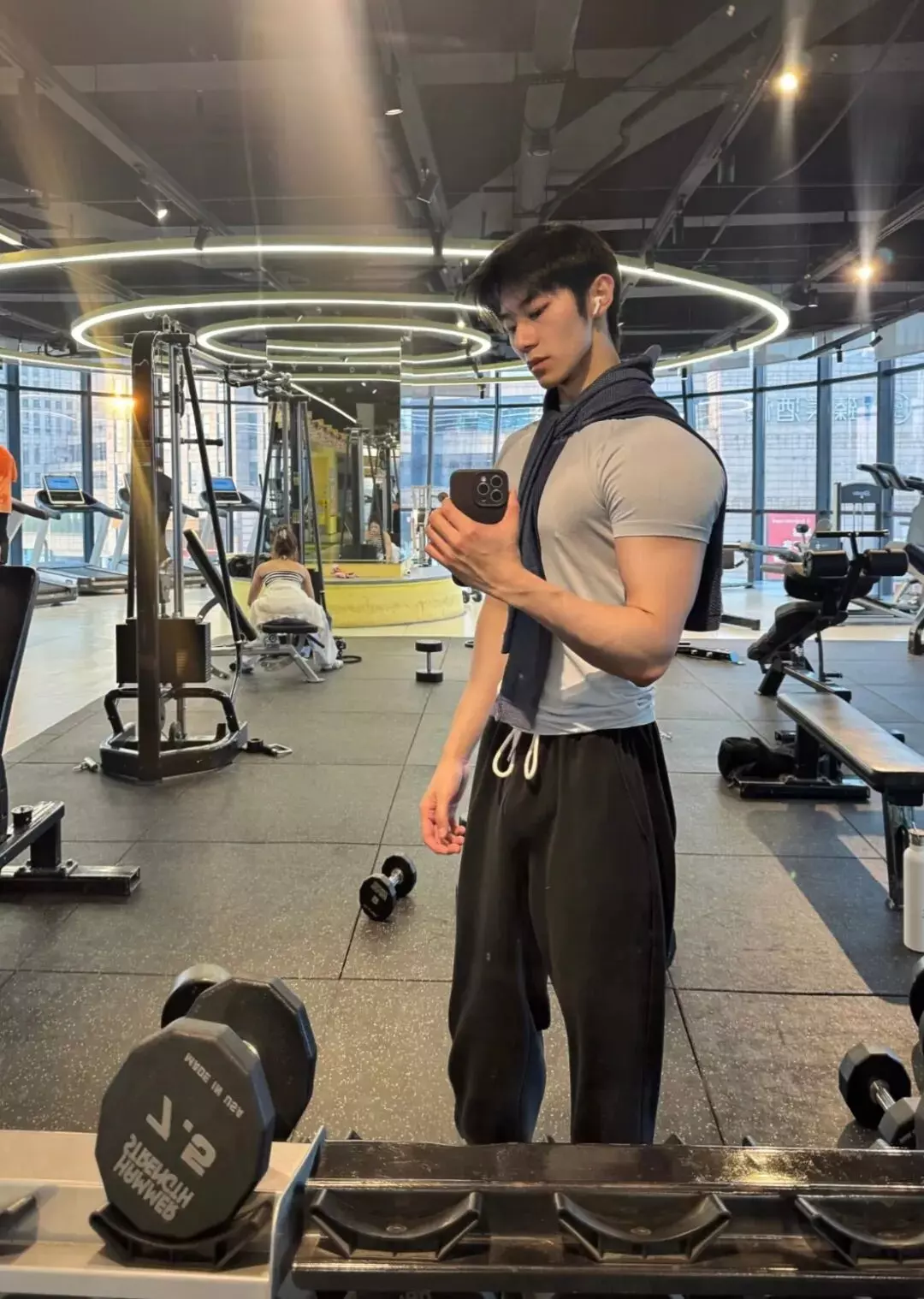 图片[2]-189猛1体育生去澳大利亚疯狂得吃？网友：肥水不流外人田啊...-潮男潮北-潮男潮北