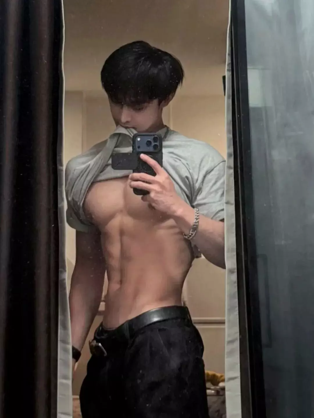 图片[5]-东北187cm直男肉壮体育生，私下秀肌肉竟然这么大！-潮男潮北-潮男潮北