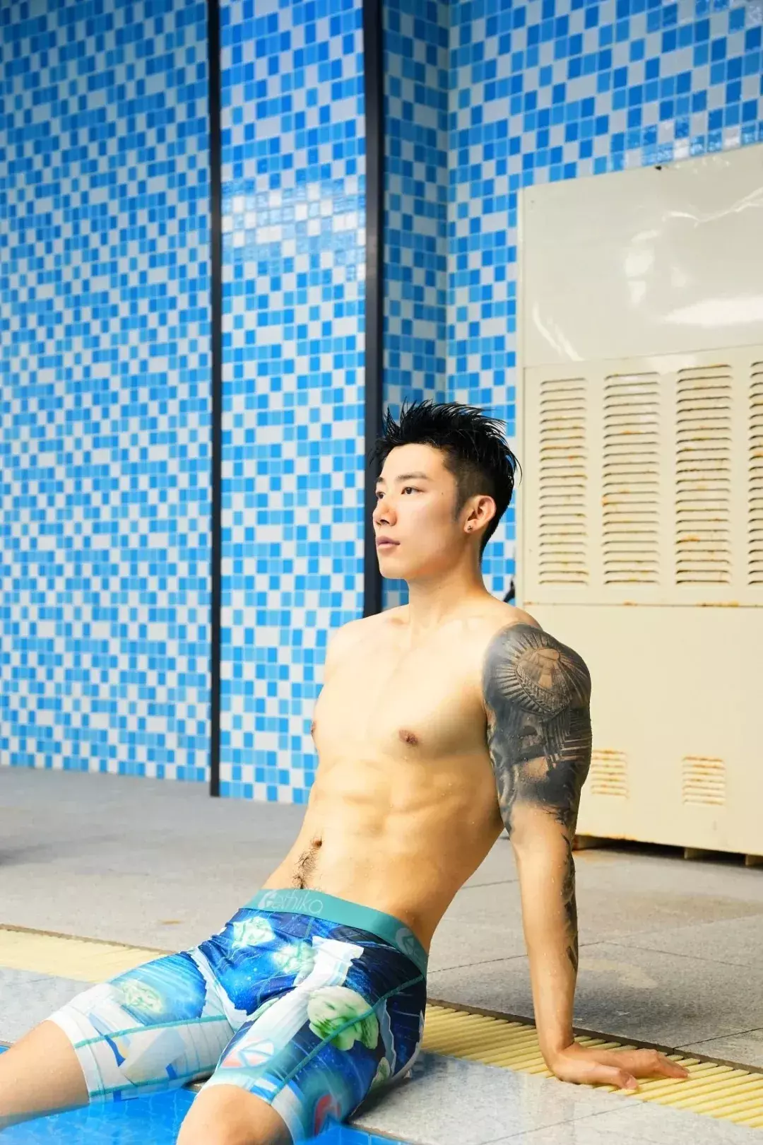 图片[17]-深大06年体育生大长腿太性感了，照片还被盗图去诈骗？-小蓝短视频