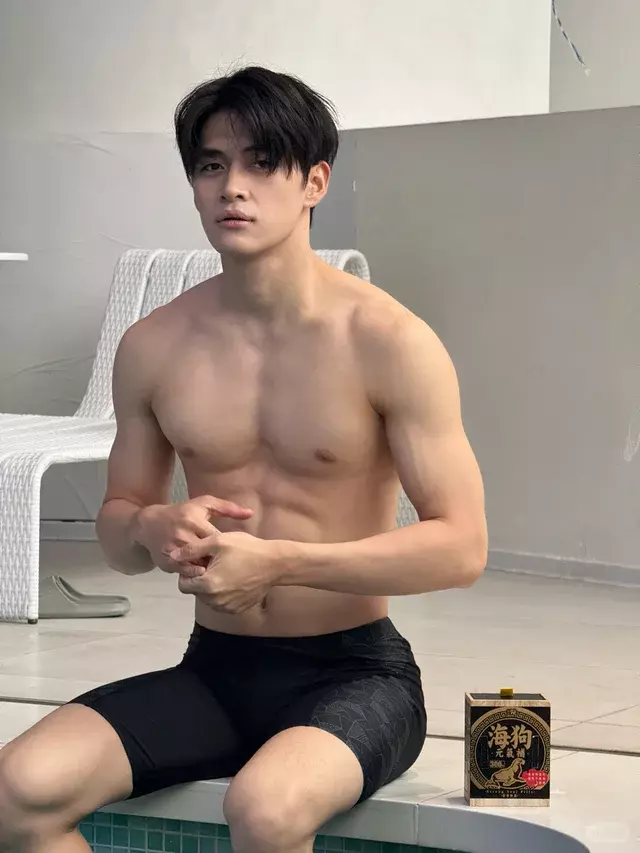 图片[2]-广州好热，游泳教练依然在过夏天-潮男潮北-潮男潮北