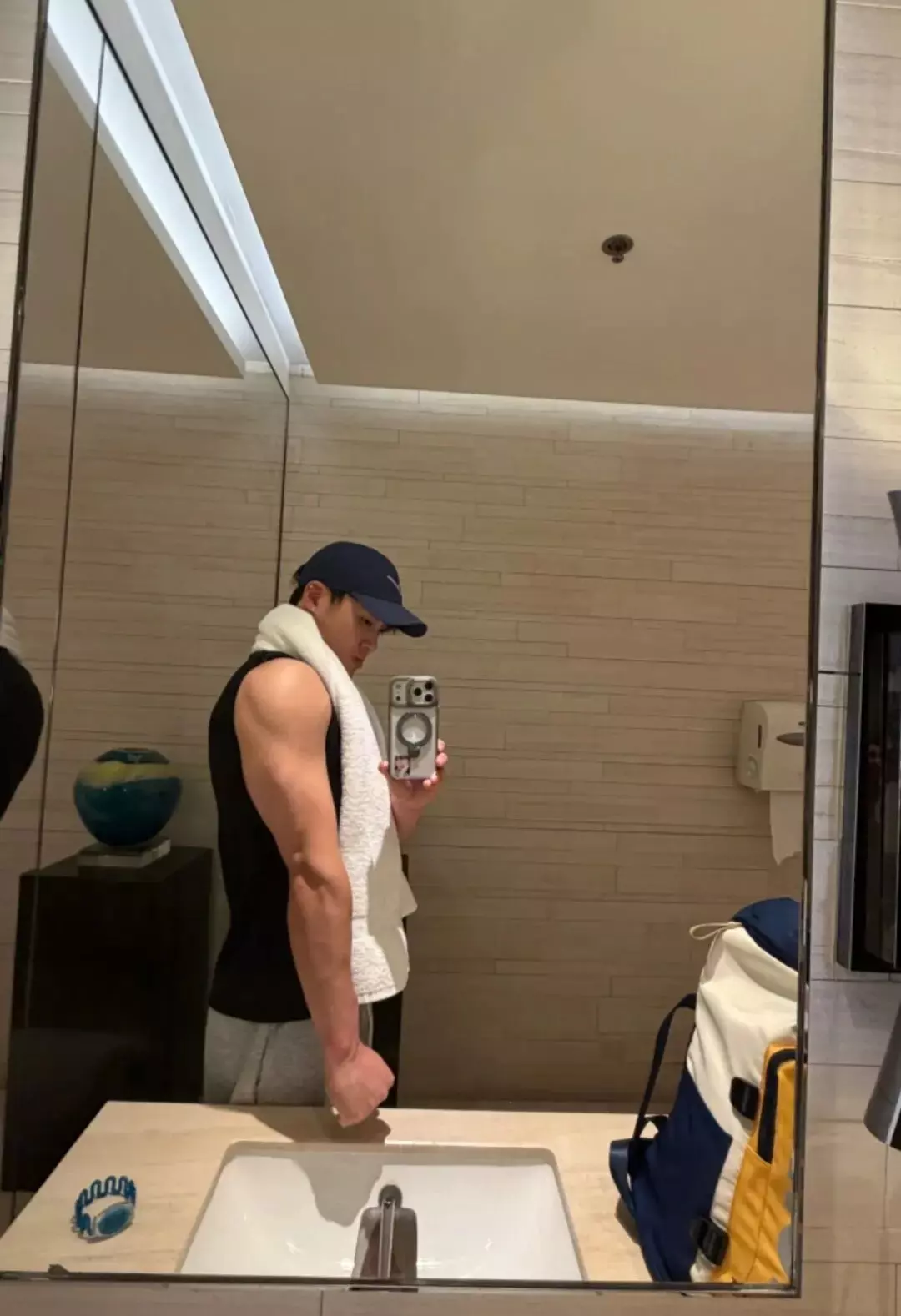 图片[7]-近期爆火的凶猛直男装Top吸男粉！壮硕麒麟臂荷尔蒙爆棚....-小蓝短视频