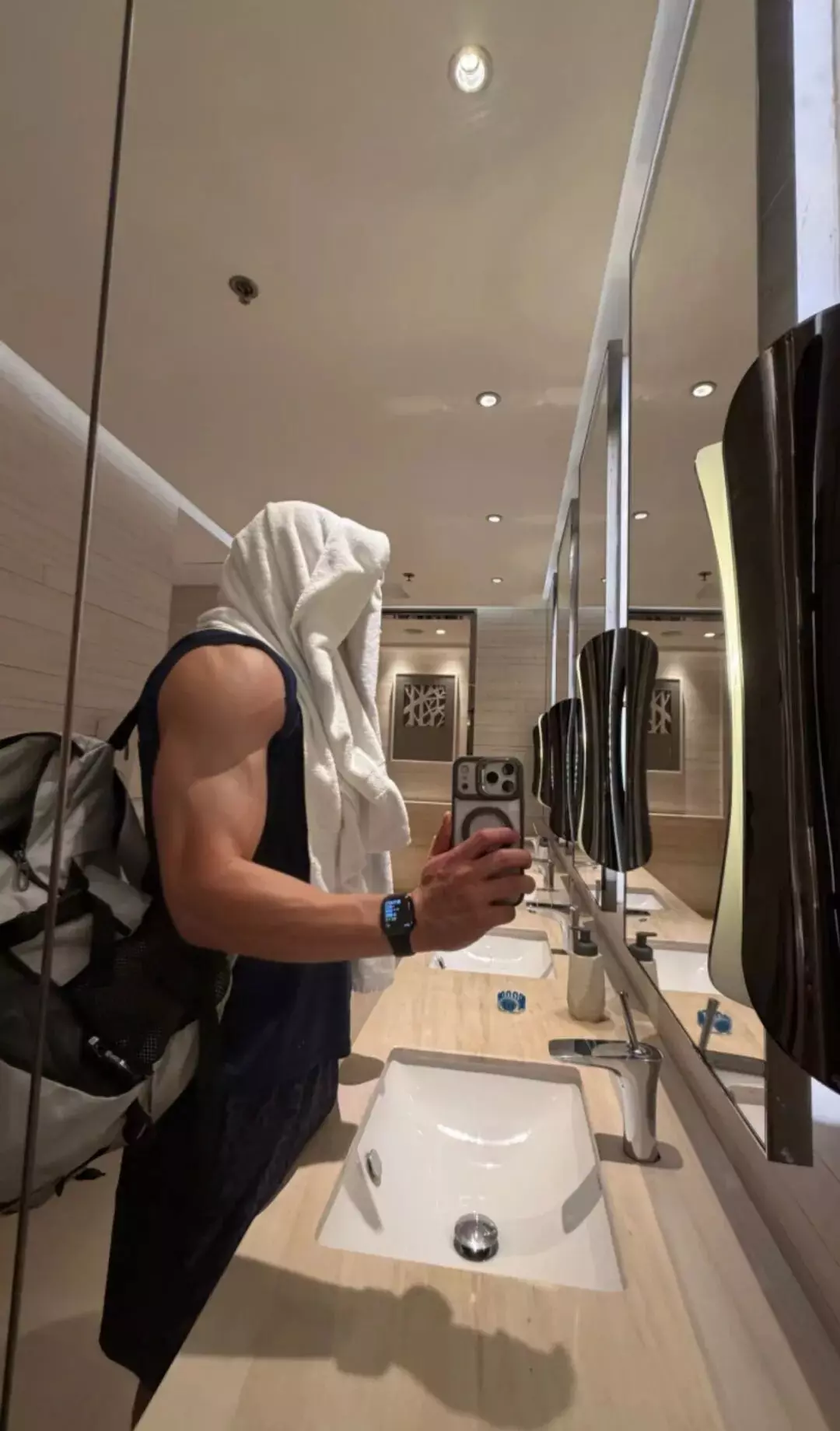 图片[5]-近期爆火的凶猛直男装Top吸男粉！壮硕麒麟臂荷尔蒙爆棚....-小蓝短视频