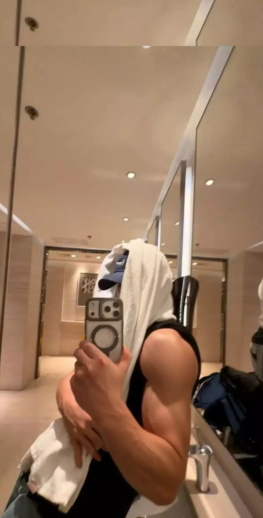 图片[2]-近期爆火的凶猛直男装Top吸男粉！壮硕麒麟臂荷尔蒙爆棚....-小蓝短视频