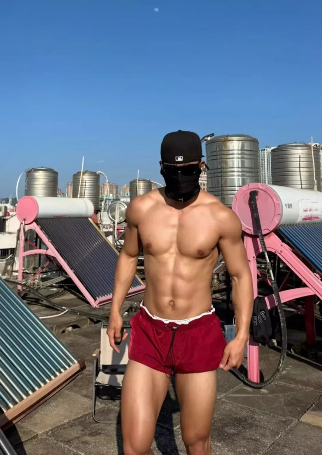 图片[3]-武汉爆火的超猛肌肉健身教练，健身房打桩超持久....-潮男潮北-潮男潮北