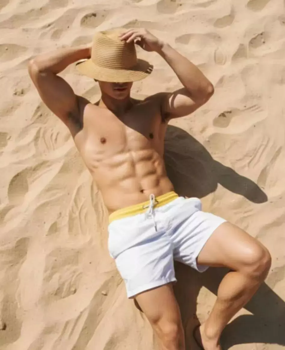 图片[8]-195CM的长腿迷彩兵哥穿灰裤子自拍？私照让人一眼沦陷。-潮男潮北-潮男潮北