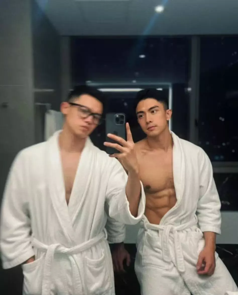 图片[18]-195CM的长腿迷彩兵哥穿灰裤子自拍？私照让人一眼沦陷。-潮男潮北-潮男潮北