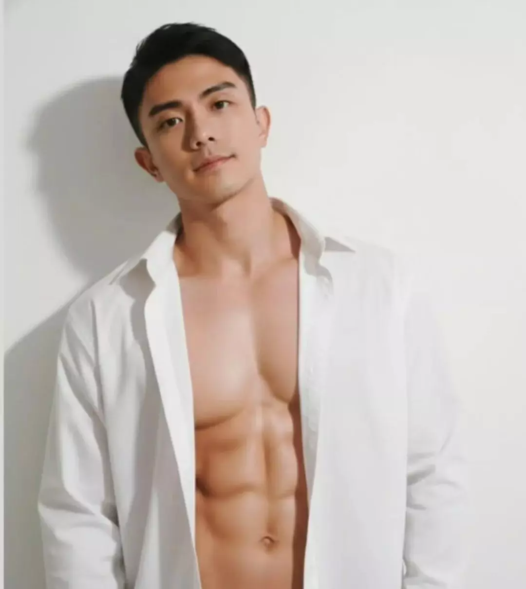 图片[12]-195CM的长腿迷彩兵哥穿灰裤子自拍？私照让人一眼沦陷。-潮男潮北-潮男潮北