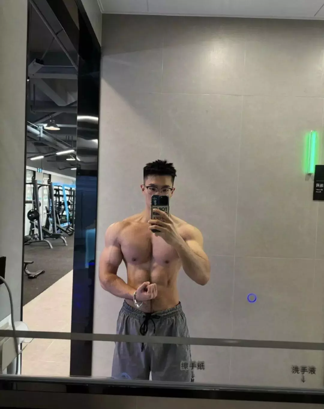 图片[5]-186cm东北直男体育生，这个腹肌有亮点……-潮男潮北-潮男潮北