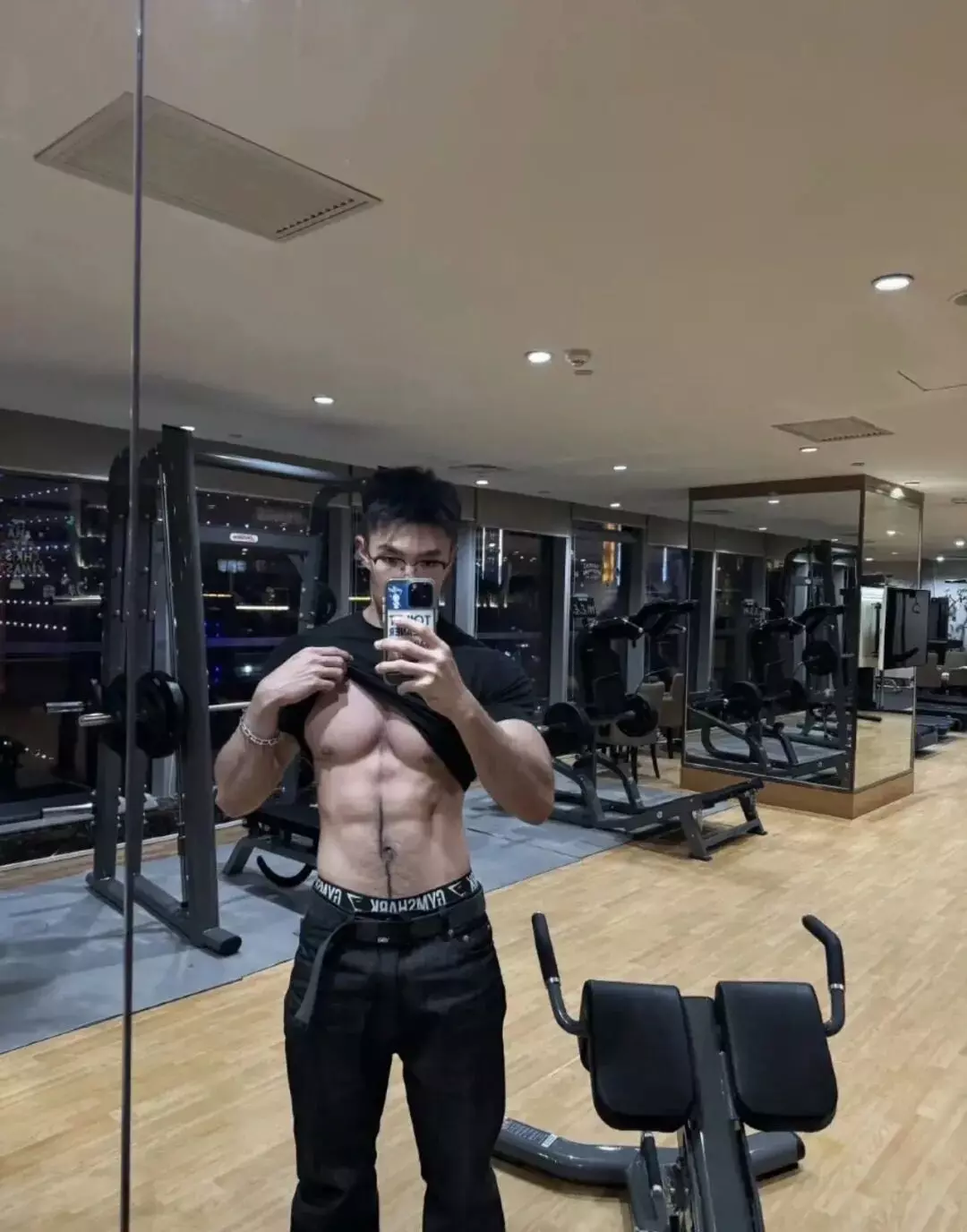 图片[2]-186cm东北直男体育生，这个腹肌有亮点……-潮男潮北-潮男潮北