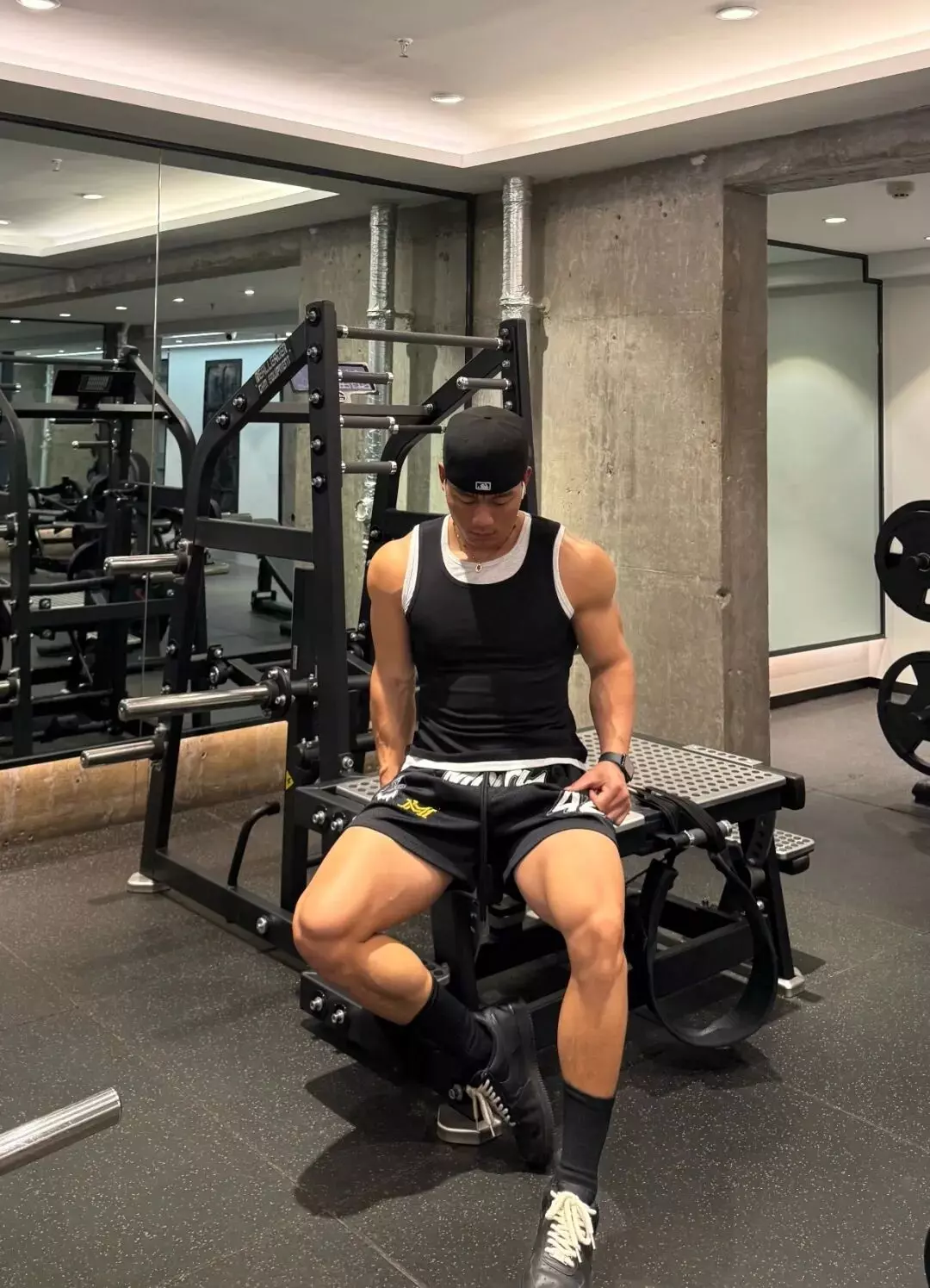 图片[6]-武汉爆火的超猛肌肉健身教练，健身房打桩超持久....-潮男潮北-潮男潮北